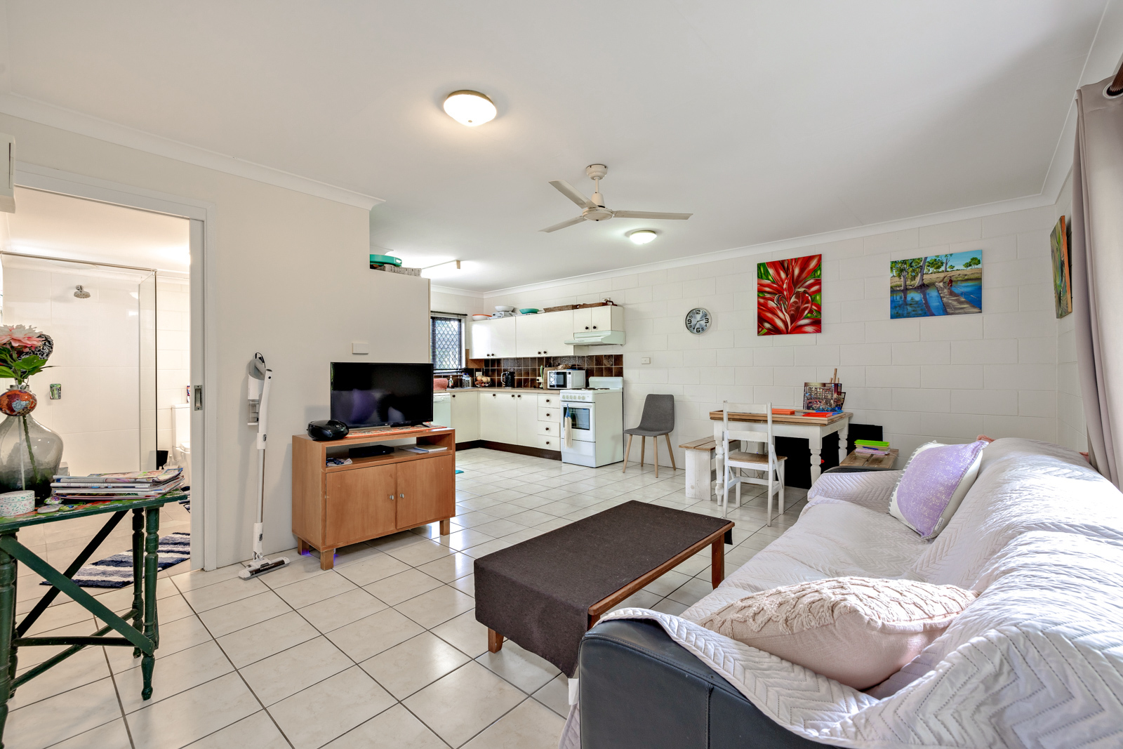 6/9 Vivian Close, Westcourt, QLD 4870 - Image 2