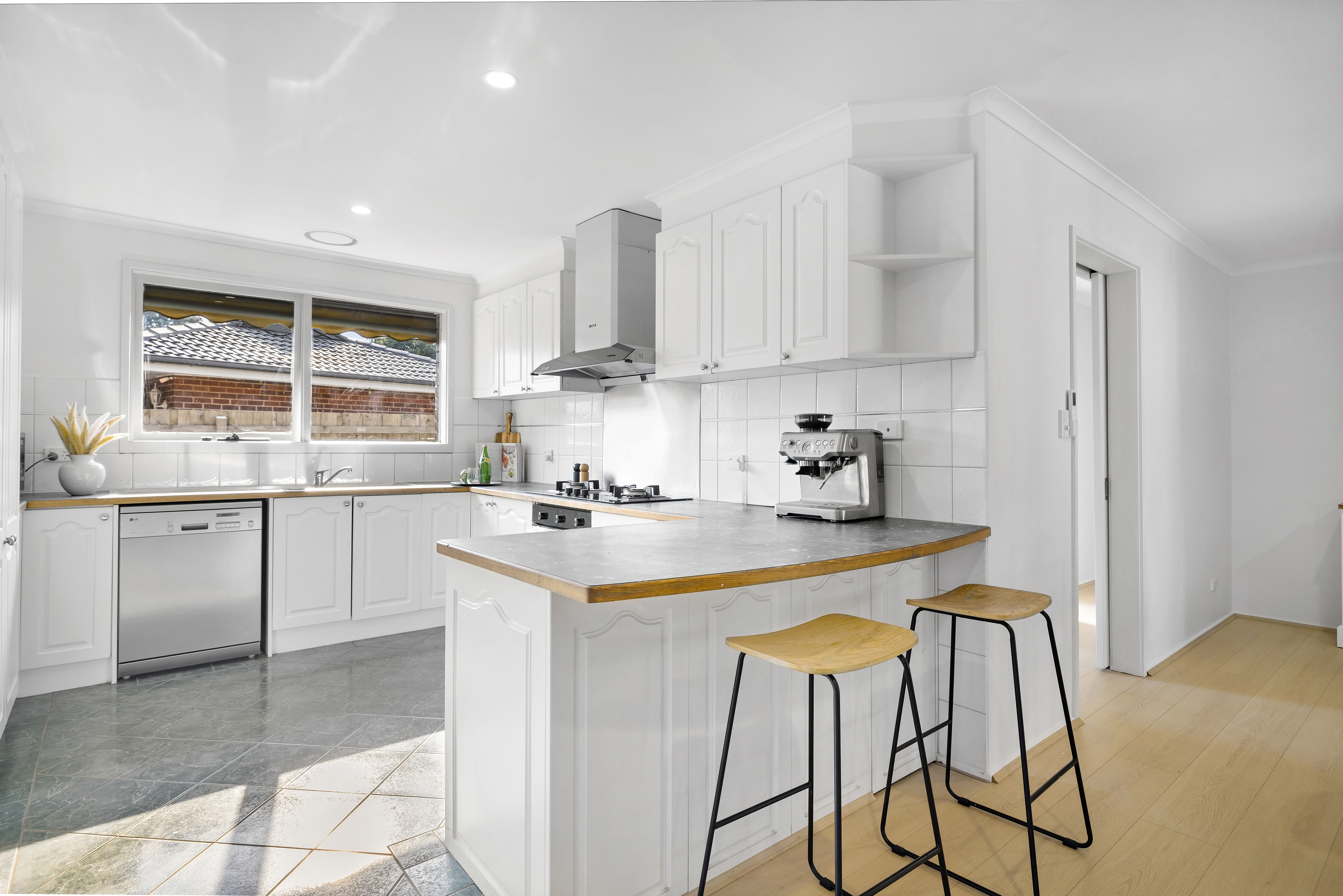 16 PARKSTONE DRIVE, Bayswater North VIC 3153 - Image 6