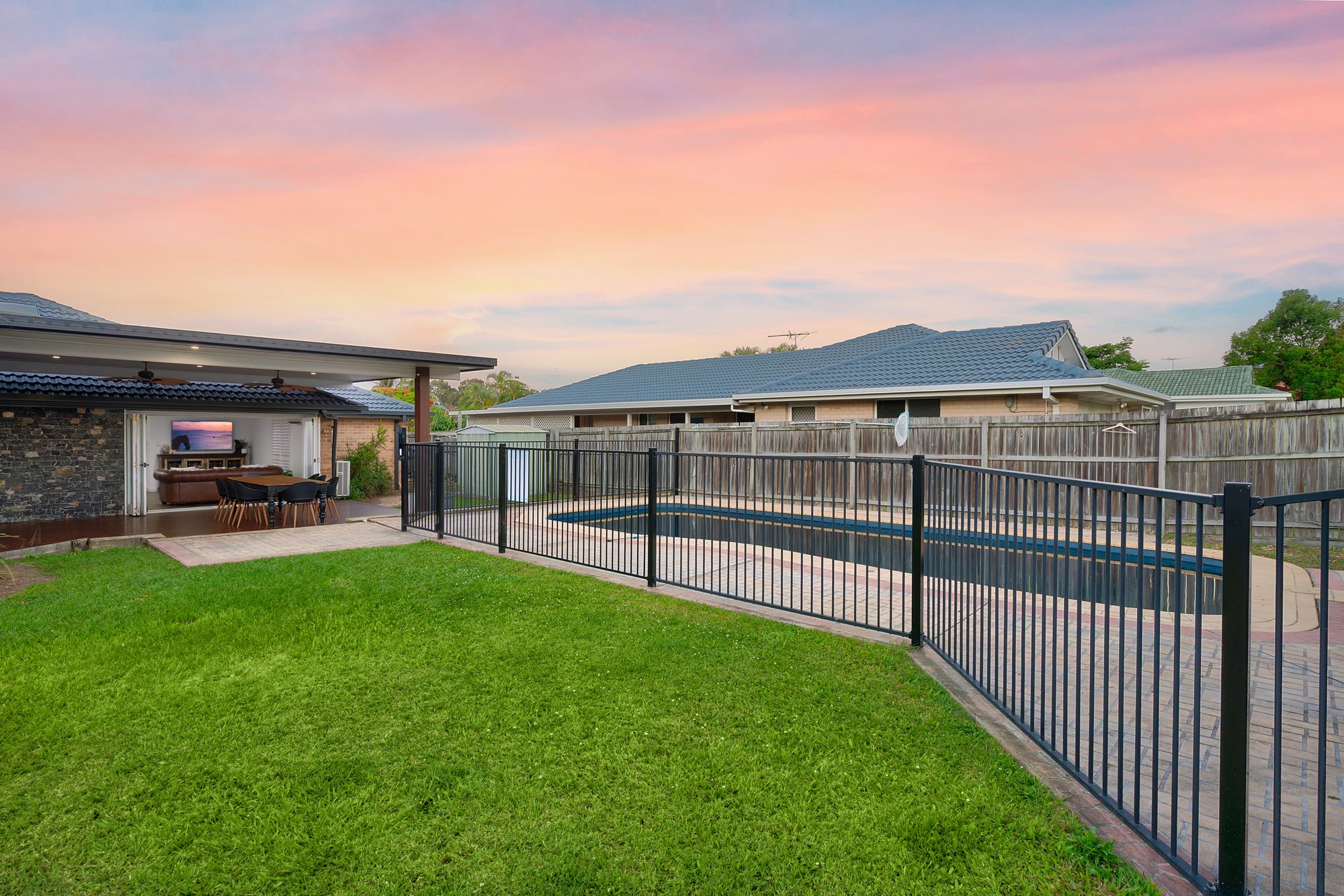 5-bedroom house at 98 Bannockburn Crescent, Parkinson, QLD 4115, , Queensland