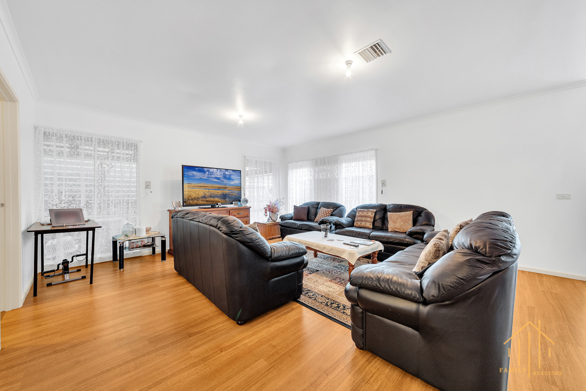 11 FLYNN COURT, Narre Warren South VIC 3805 - Image 6