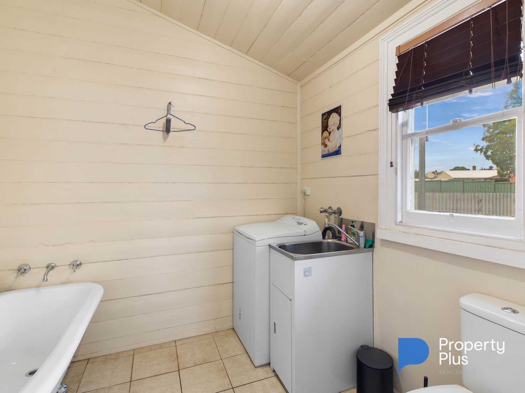 2-bedroom house at 2 North Western Road, St Arnaud, VIC 3478, Northern Grampians, Victoria