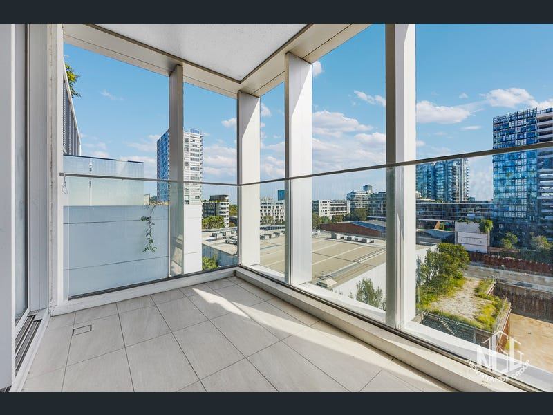 Gadigal Avenue, Zetland, Nsw, 2017 - Image 8