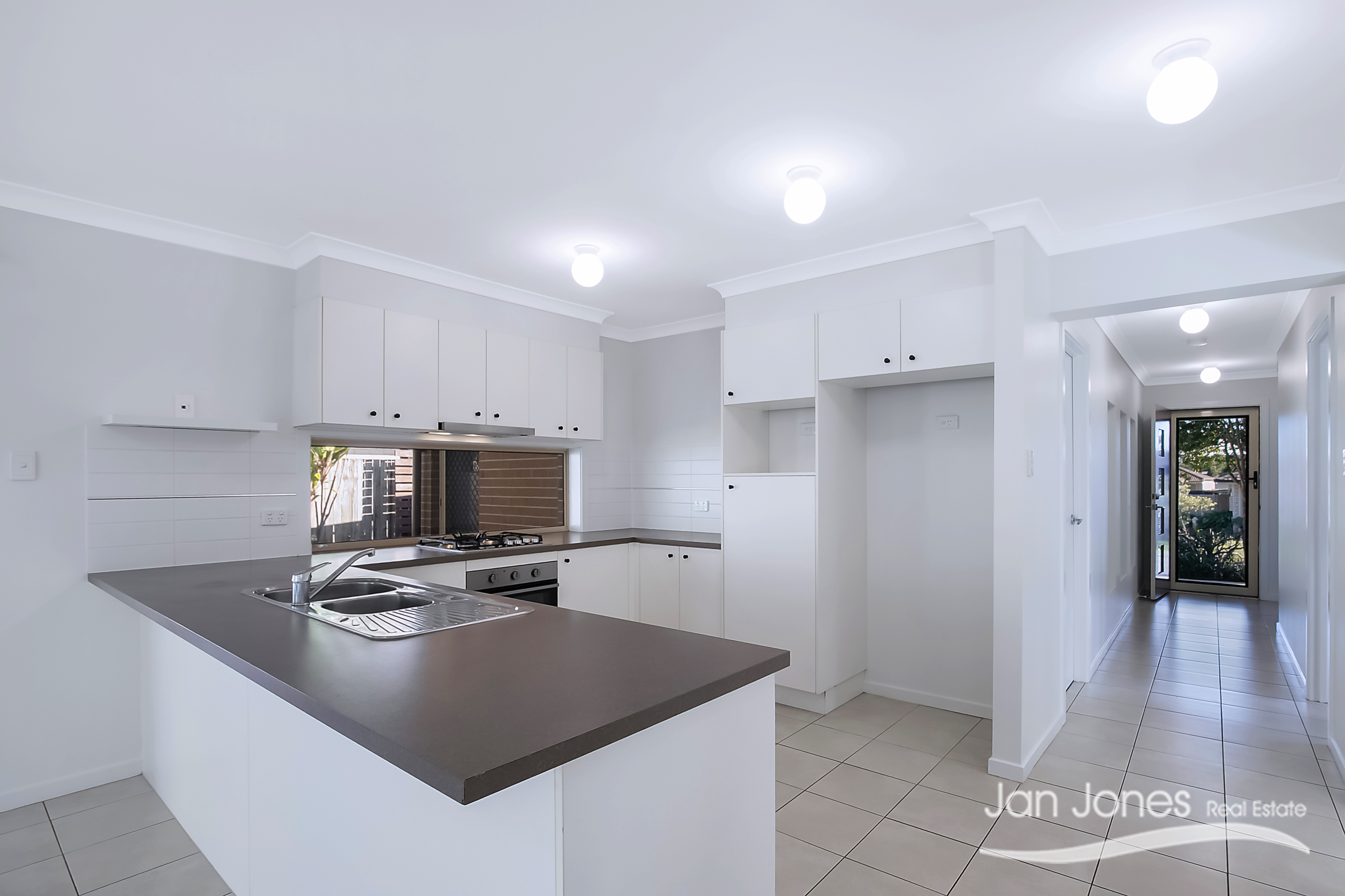 33 PEGGY ROAD, Bellmere QLD 4510 - Image 5