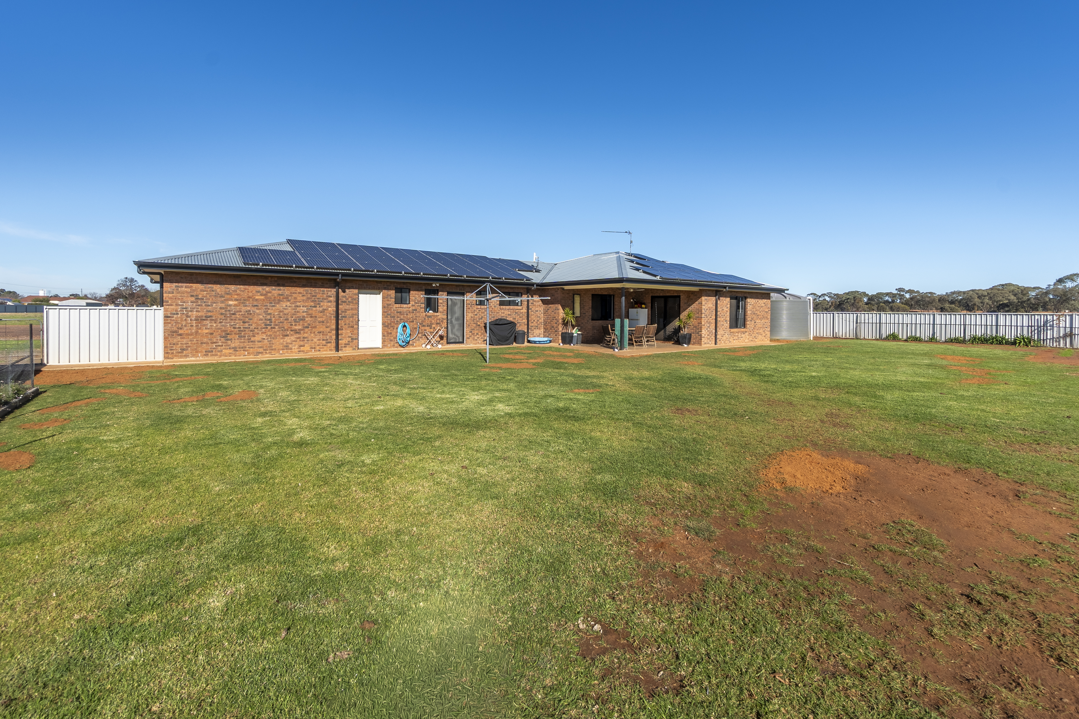 4-bedroom house at 32 Russell Street, West Wyalong, NSW 2671, Bland, New South Wales
