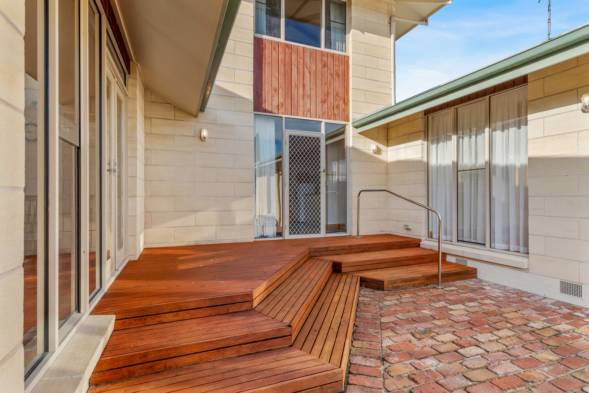 3-bedroom house at 1/7 Regent, Port Fairy, Vic, 3284, Moyne, Victoria