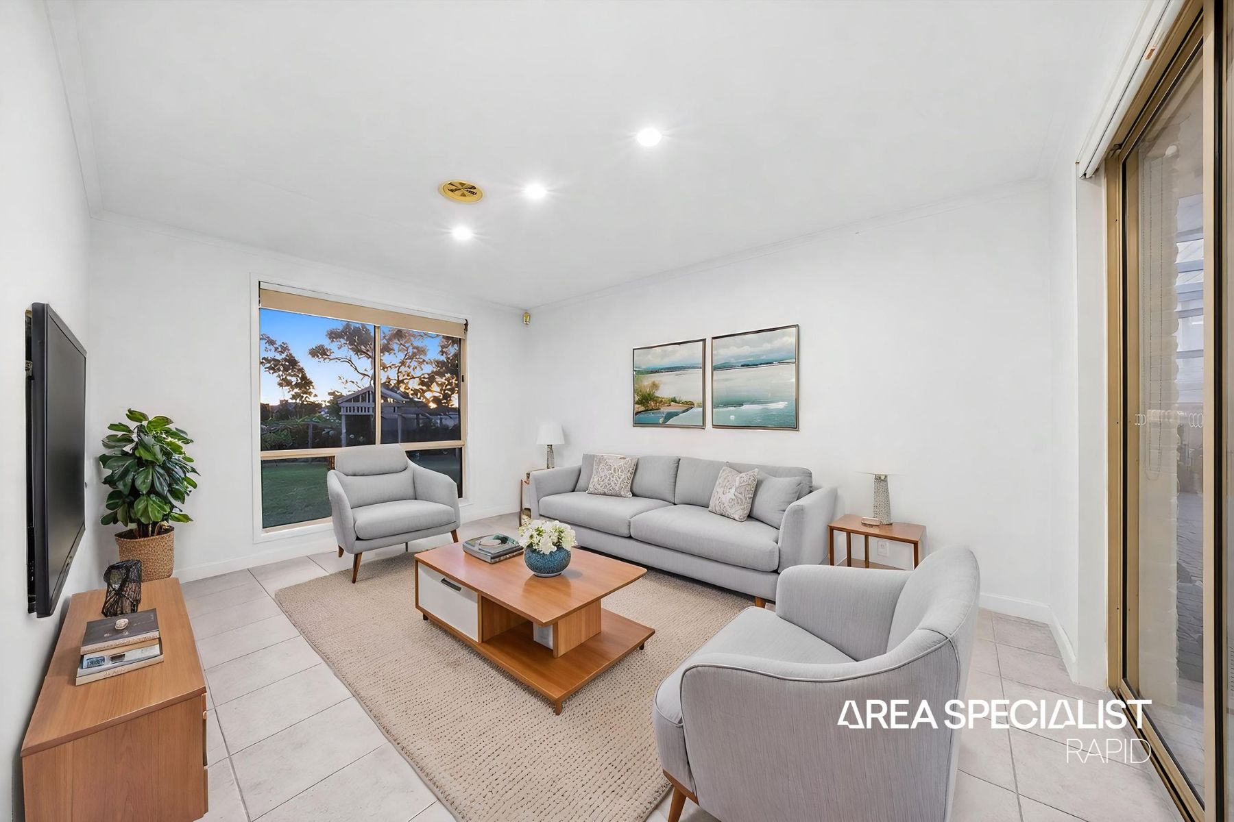 19 LEOPOLD CRESCENT, Hampton Park VIC 3976 - Image 4