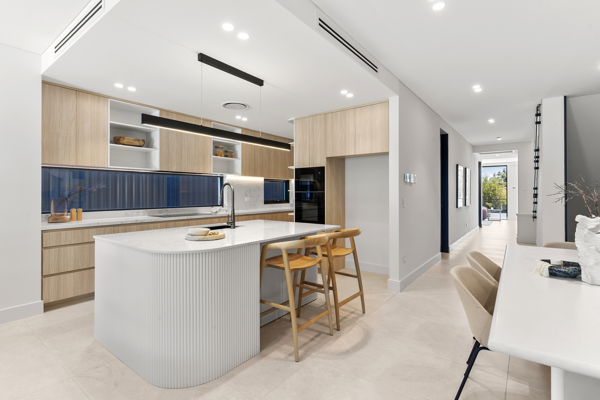 5-bedroom unit at 4B Rocklea Crescent, Sylvania, NSW 2224, Sutherland, New South Wales
