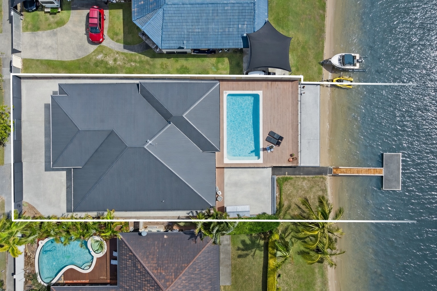 4-bedroom house at 162 Sunshine Boulevard, Mermaid Waters, QLD 4218, Gold Coast, Queensland