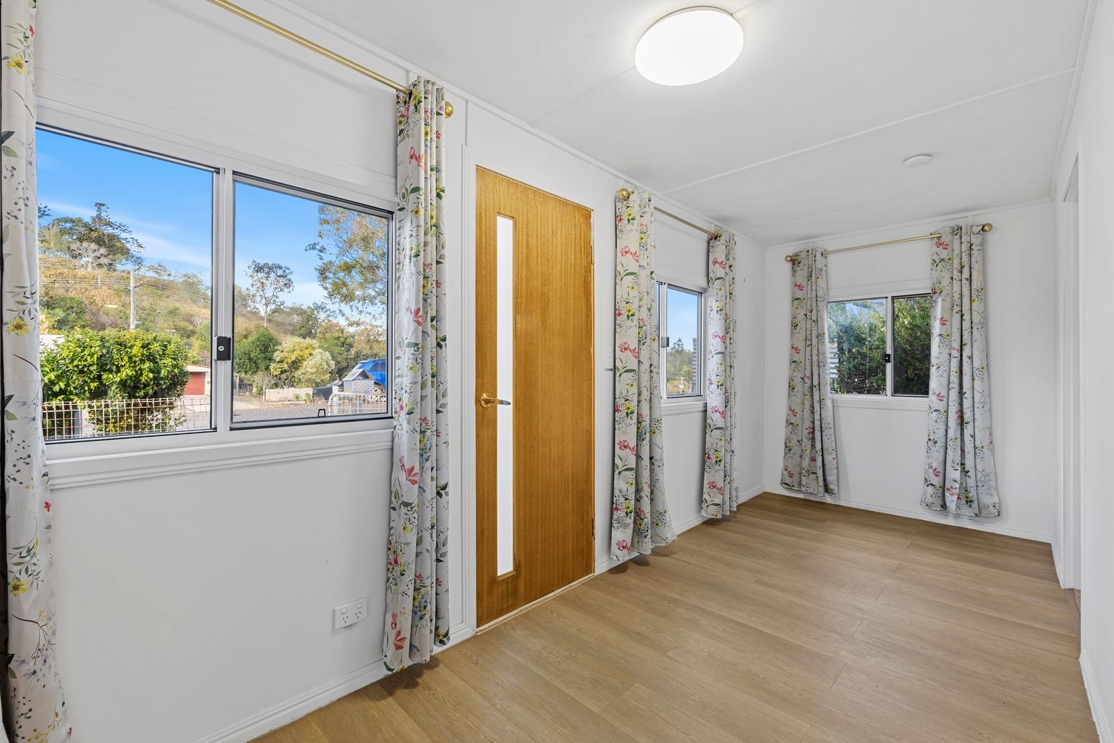 6 CORONATION DRIVE, Mount Morgan QLD 4714 - Image 2