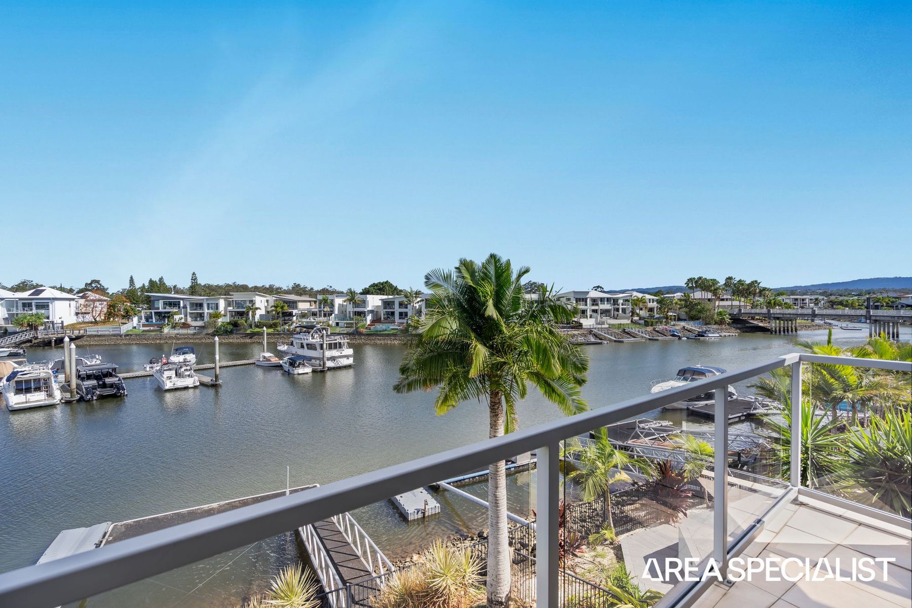 19 Coomera Court, Helensvale, QLD 4212 - Image 4
