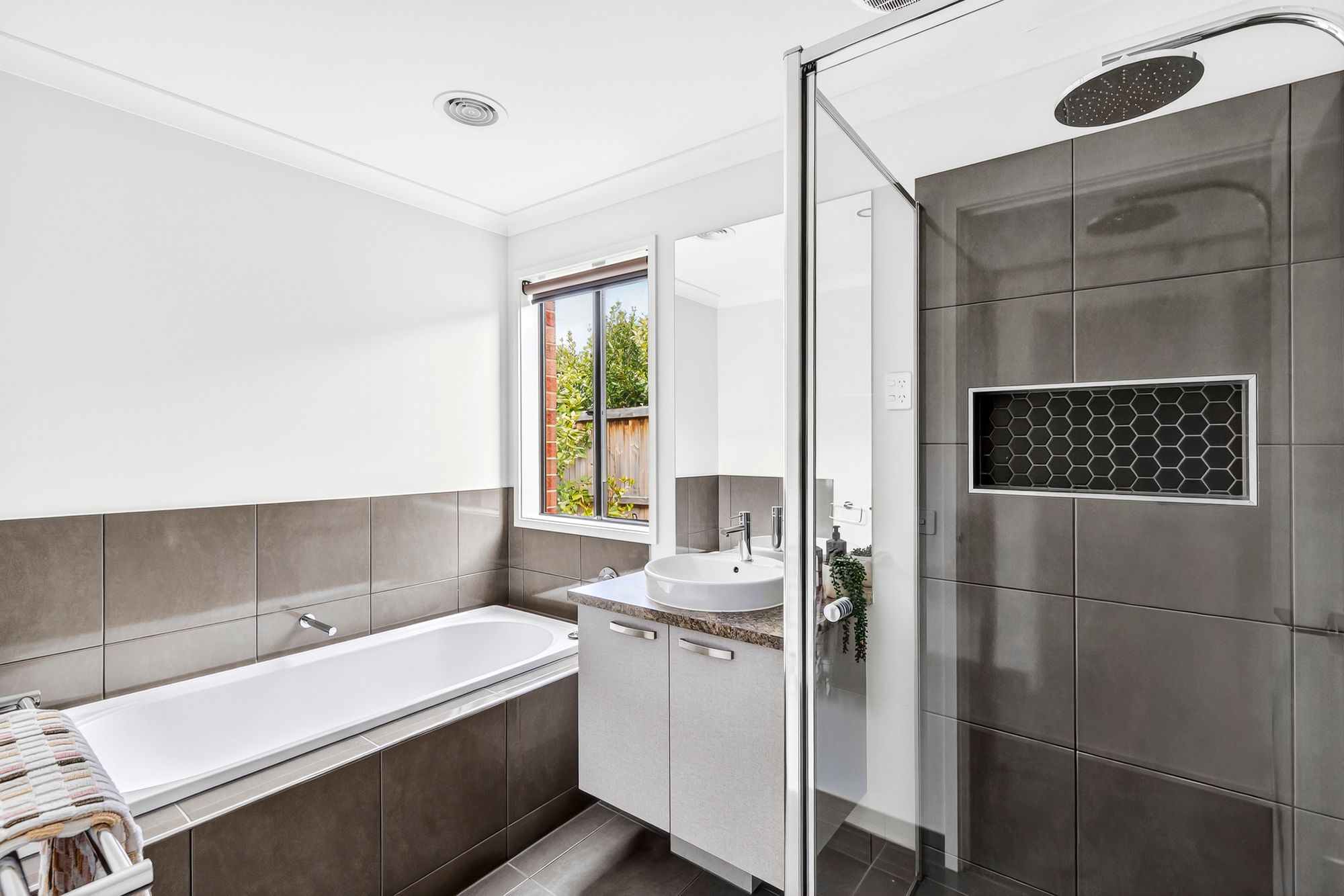 4-bedroom house at 9 Abode Street, Armstrong Creek, VIC 3217, Greater Geelong, Victoria