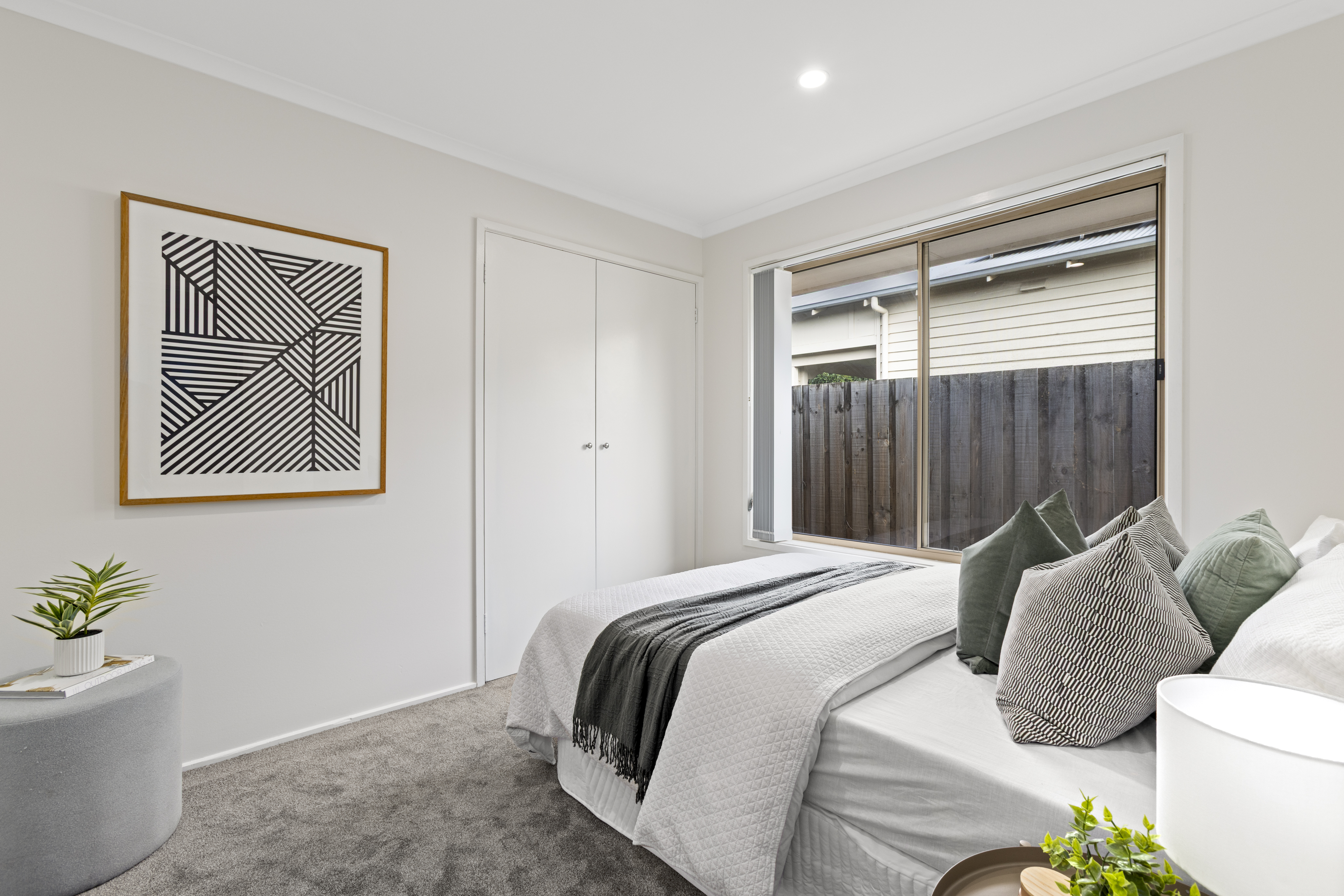 3-bedroom unit at 1 320 ABERDEEN STREET, MANIFOLD HEIGHTS VIC 3218, Greater Geelong, Victoria