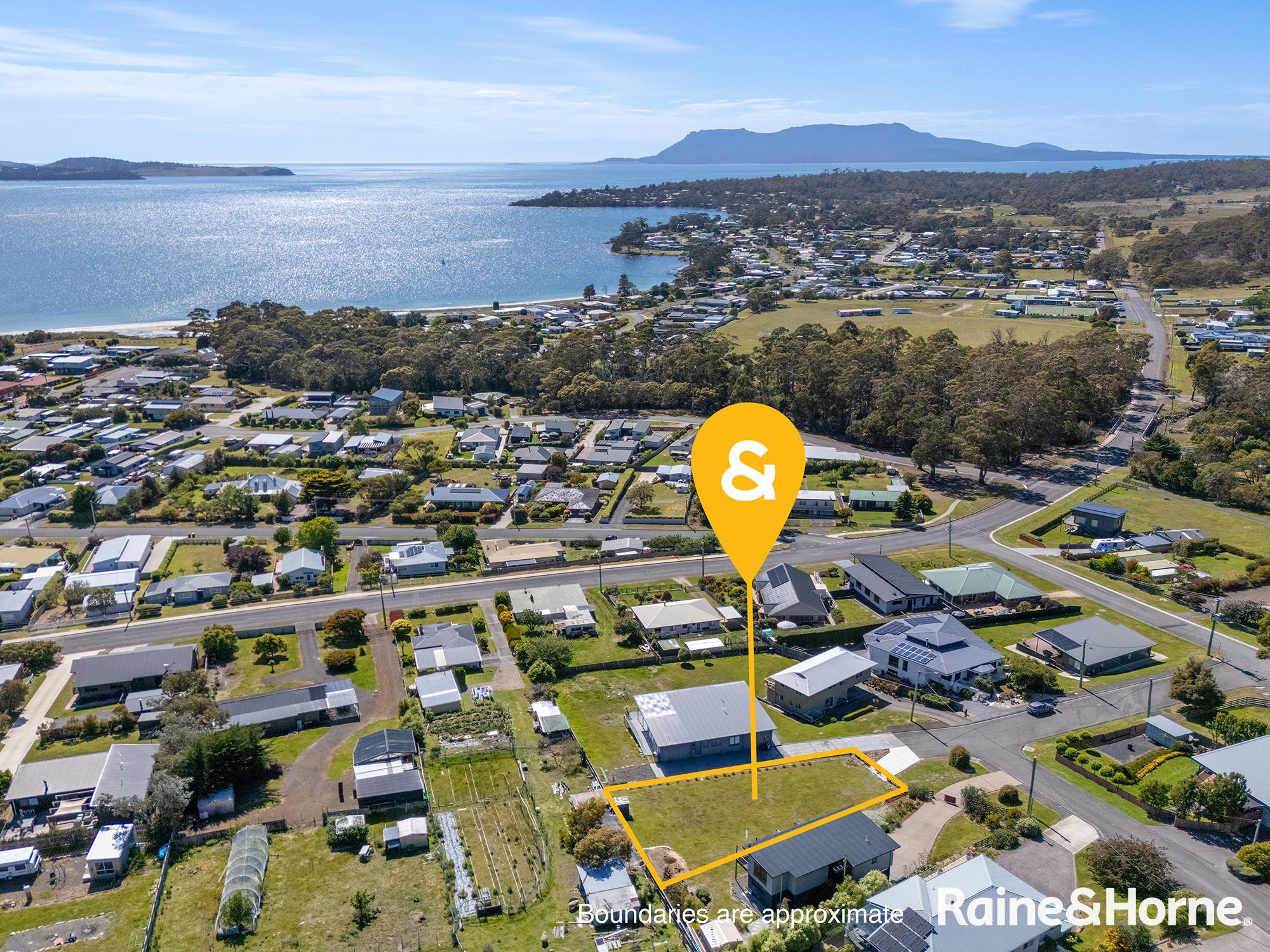 10 Sea View Crescent, Orford, Tas, 7190 - Image 1