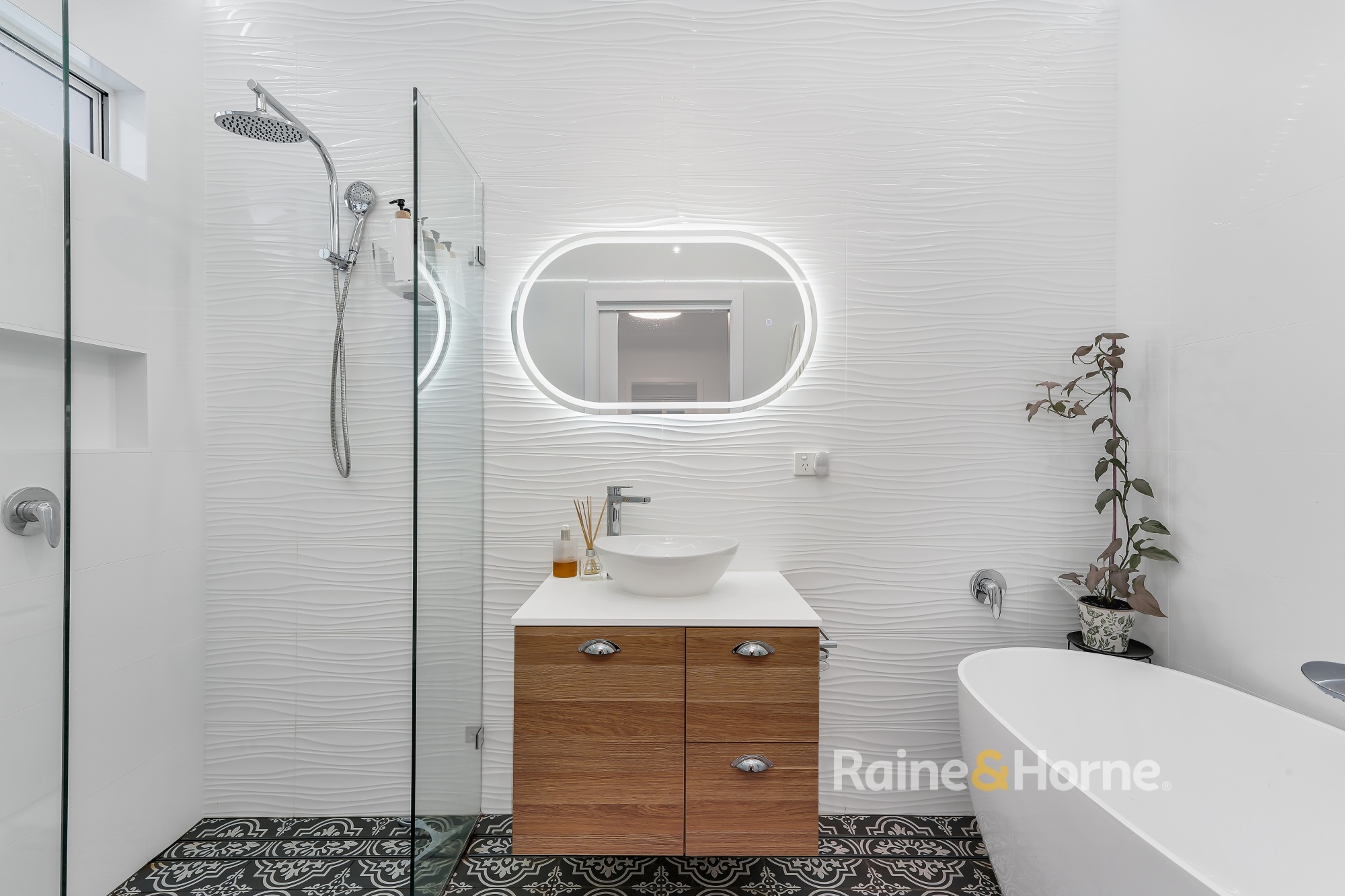 37 Hobart Avenue, Umina Beach, NSW 2257 - Image 4