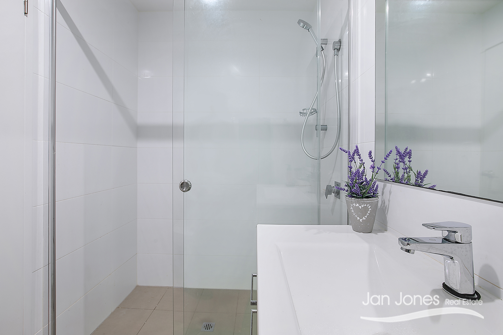 7/23 Albert Street, Margate, QLD 4019 - Image 1