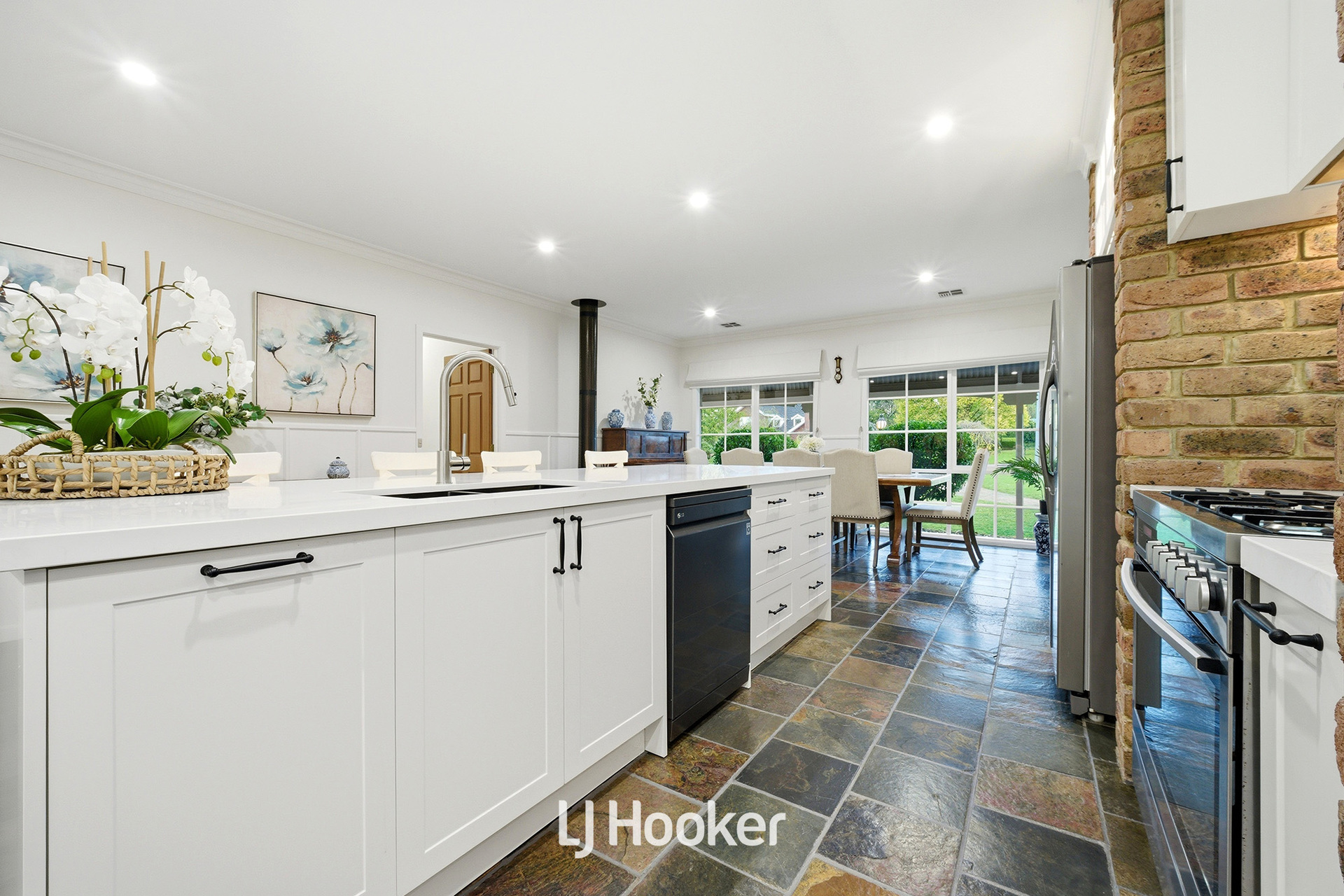 9-10 Tandderwen Court, Narre Warren North, VIC 3804 - Image 8