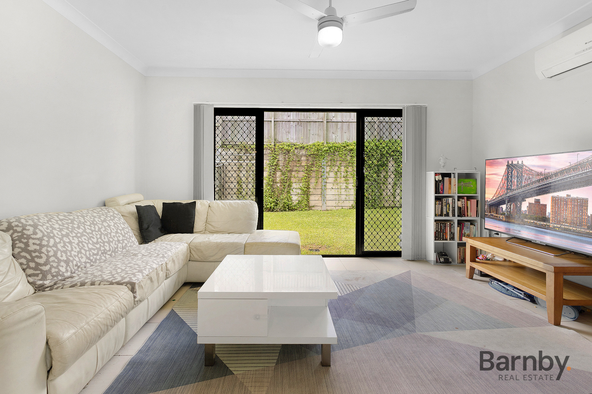 5-bedroom unit at 5 Esther Place, Nambour, QLD 4560, Sunshine Coast, Queensland