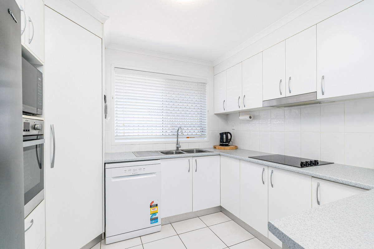 8 CASSOWARY STREET, Kawungan QLD 4655 - Image 8