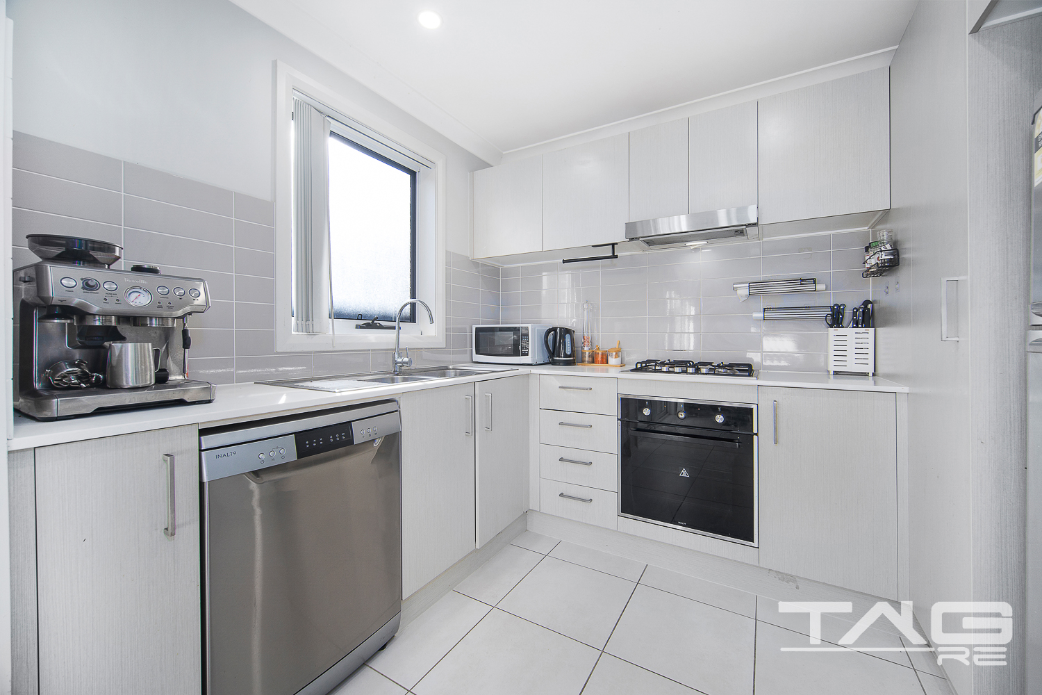 1 49 CANBERRA STREET, OXLEY PARK NSW 2760 - Image 9