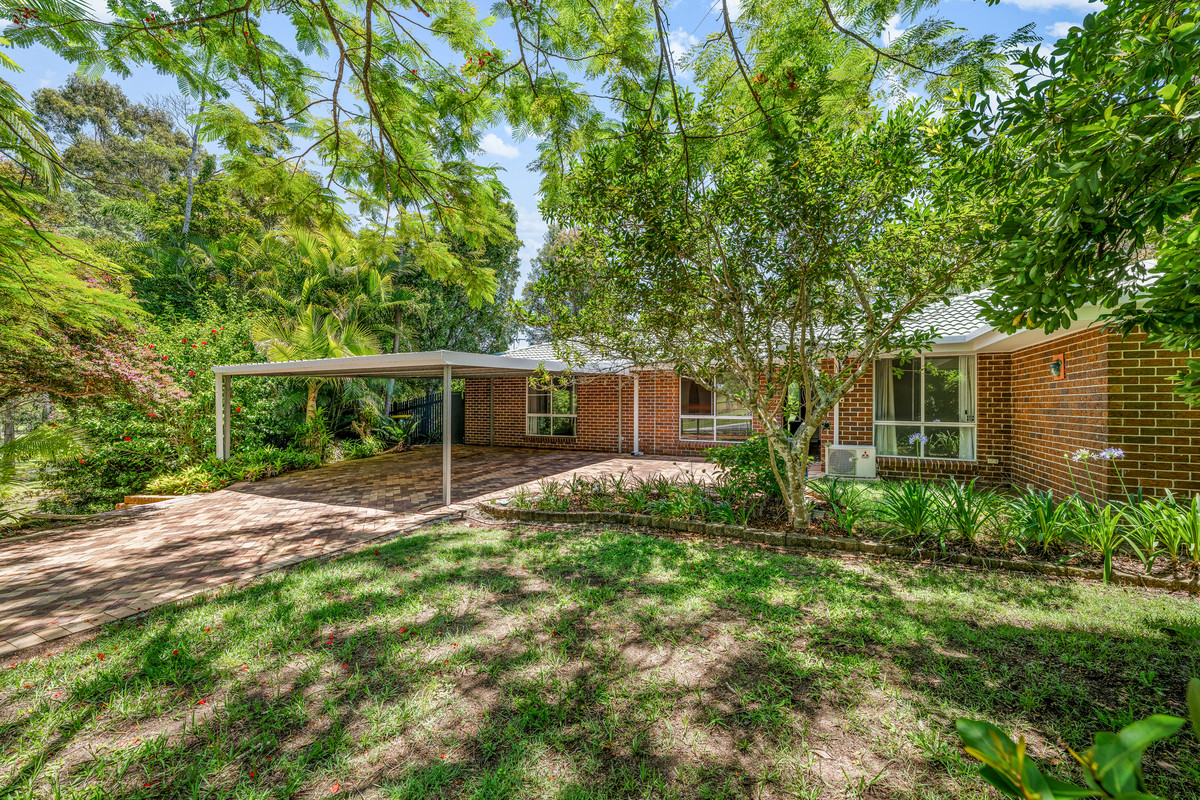 5-bedroom house at 122-124 IRONBARK DRIVE, Woodford QLD 4514, , Queensland