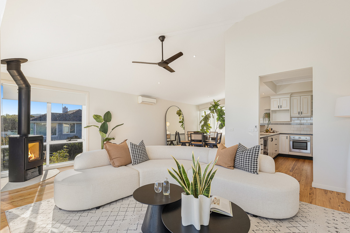 UNIT 2 28 LAKEVIEW AVENUE, Merimbula NSW 2548 - Image 2