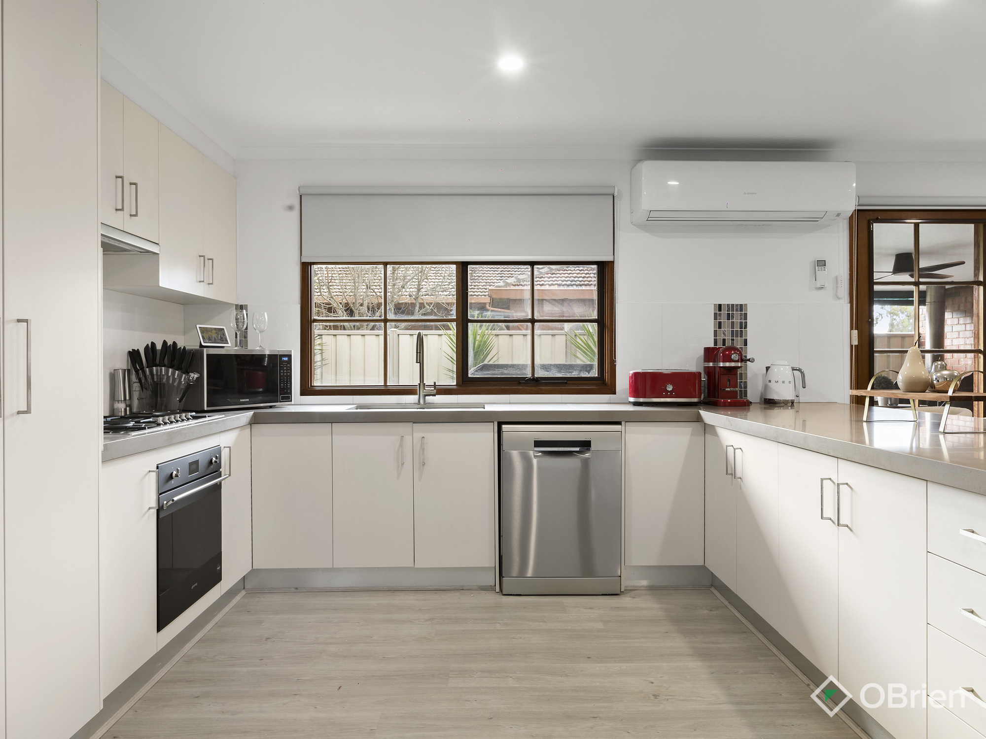 1/25 Carrington Street, Sydenham, VIC 3037 - Image 4