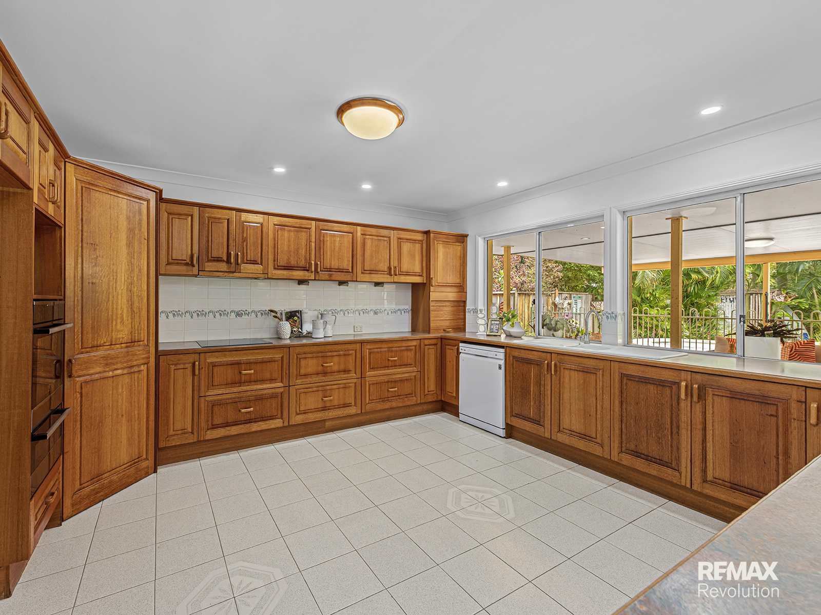 38 Mansfield Place, Mansfield, QLD 4122 - Image 5