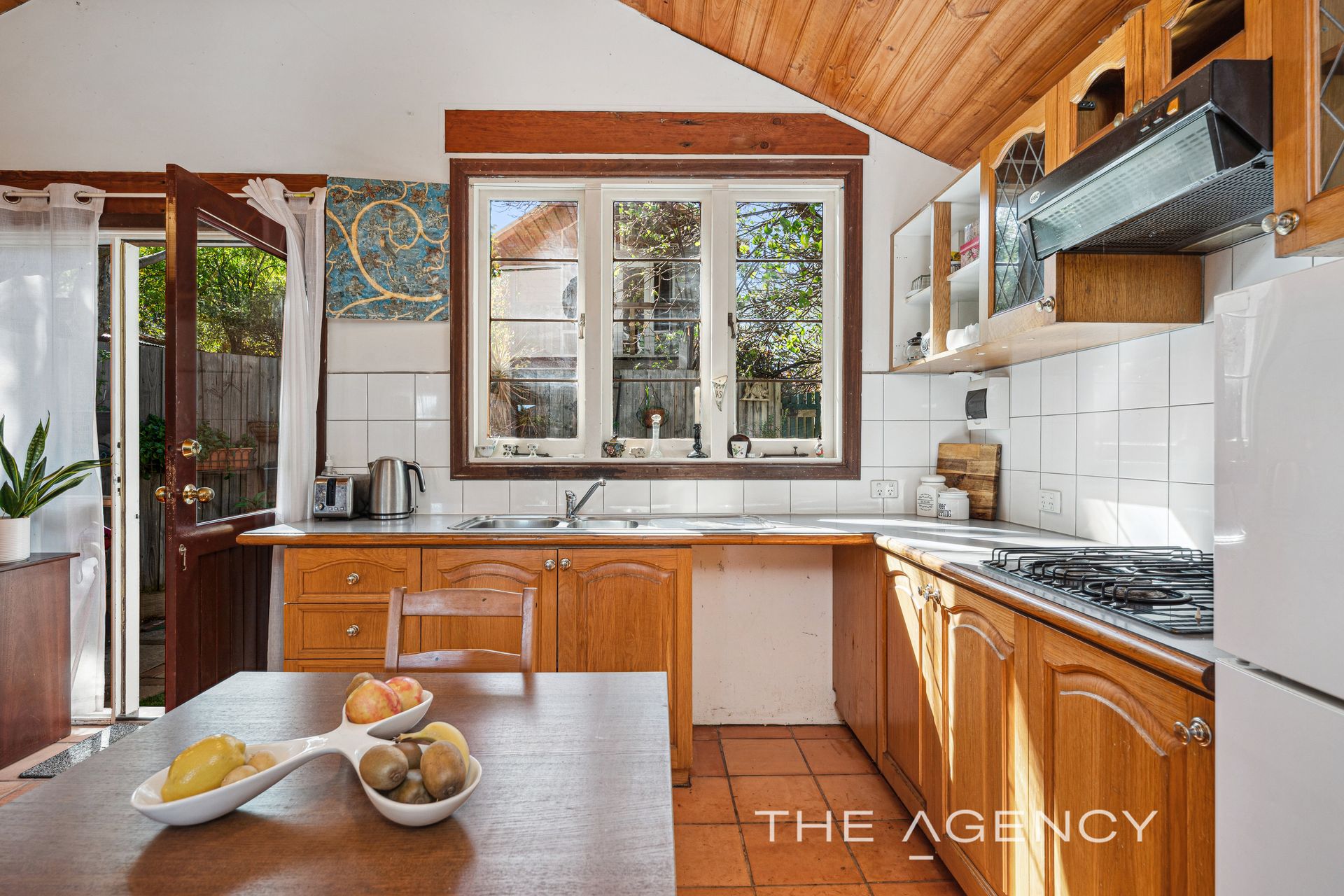 11 Mortlock Street, Hamilton Hill, WA 6163 - Image 5