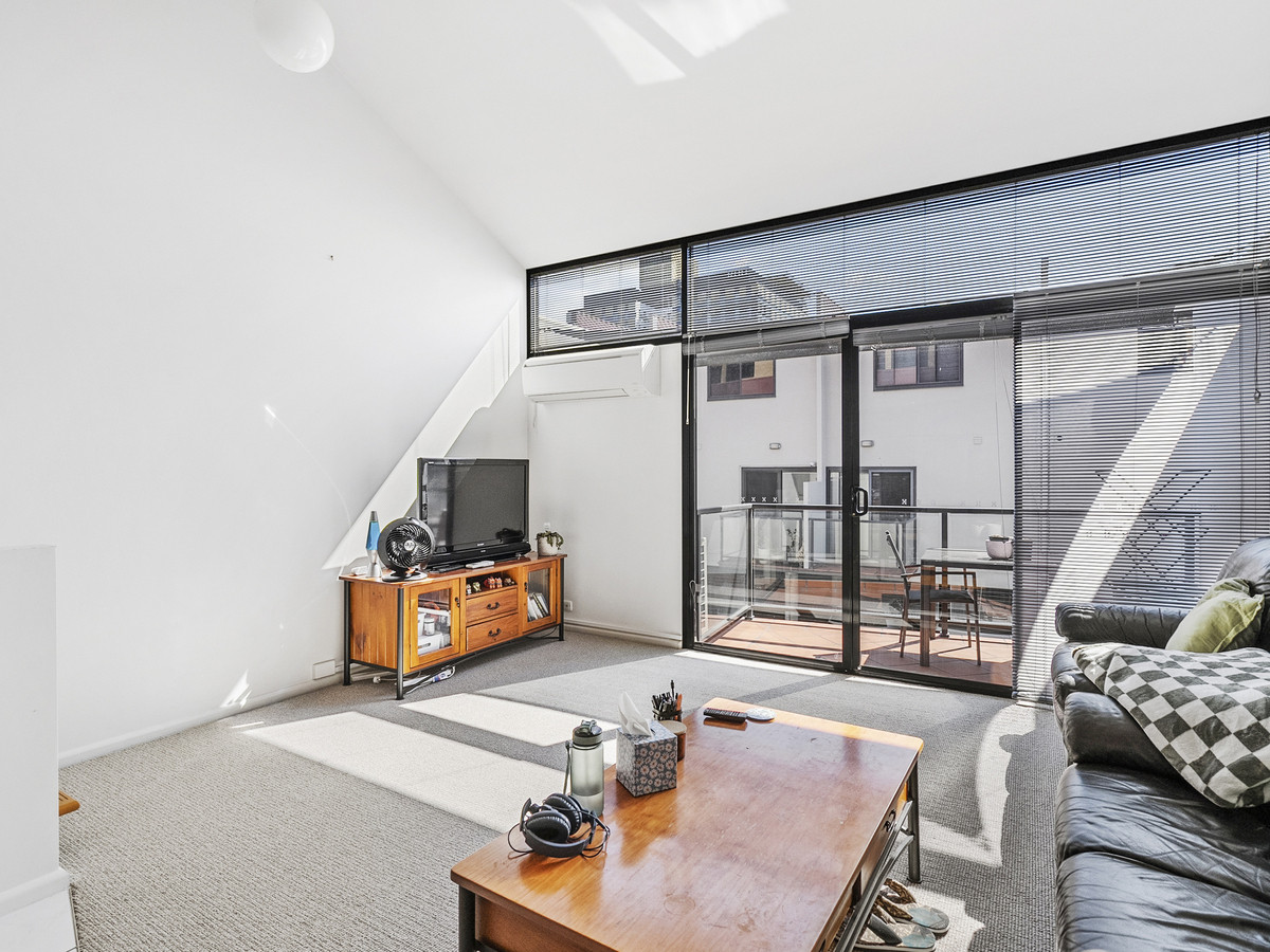 9 1 CRESWELLS ROW, HOBART TAS 7000 - Image 3