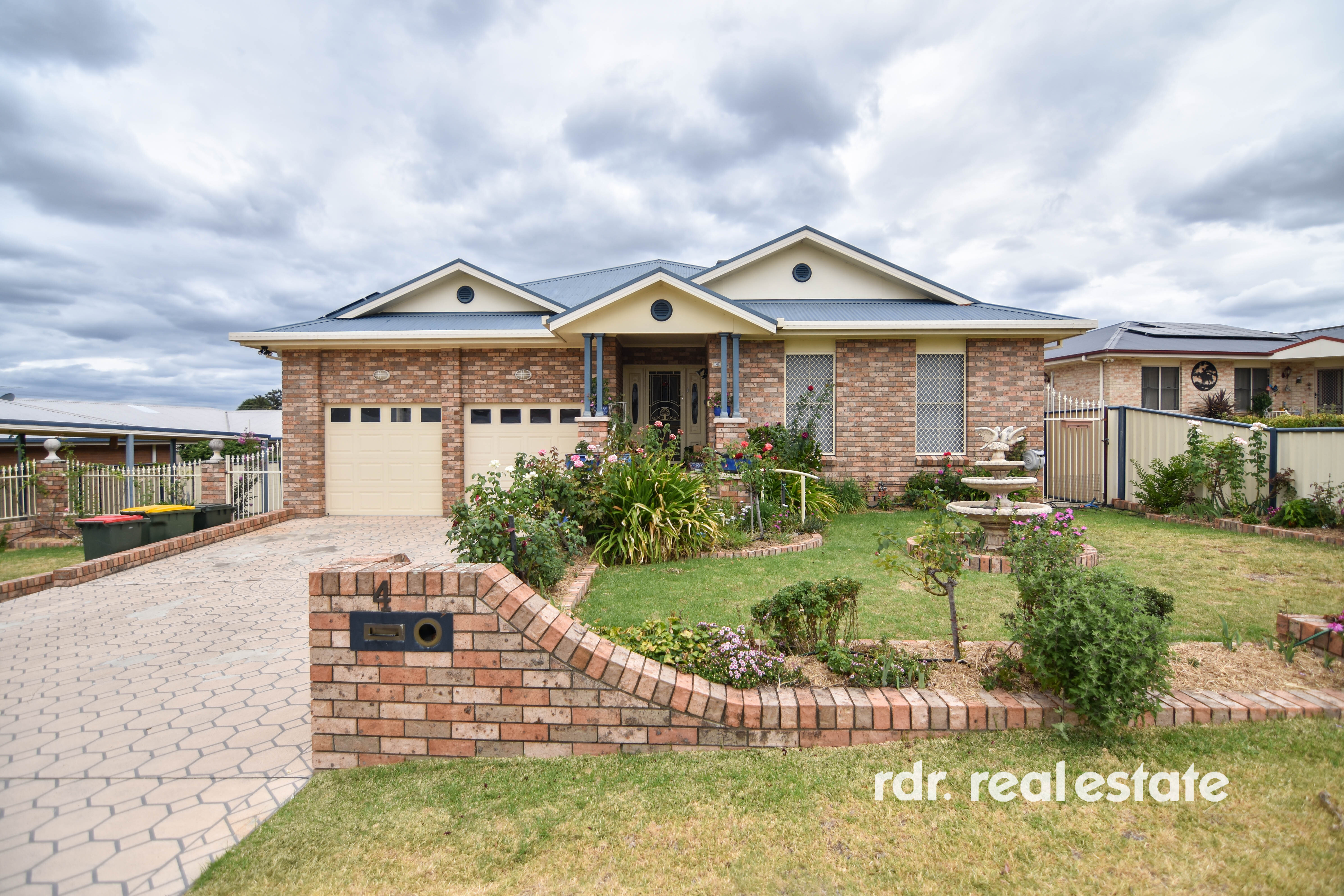 4 CRESTVIEW PLACE, Inverell NSW 2360 - Image 1