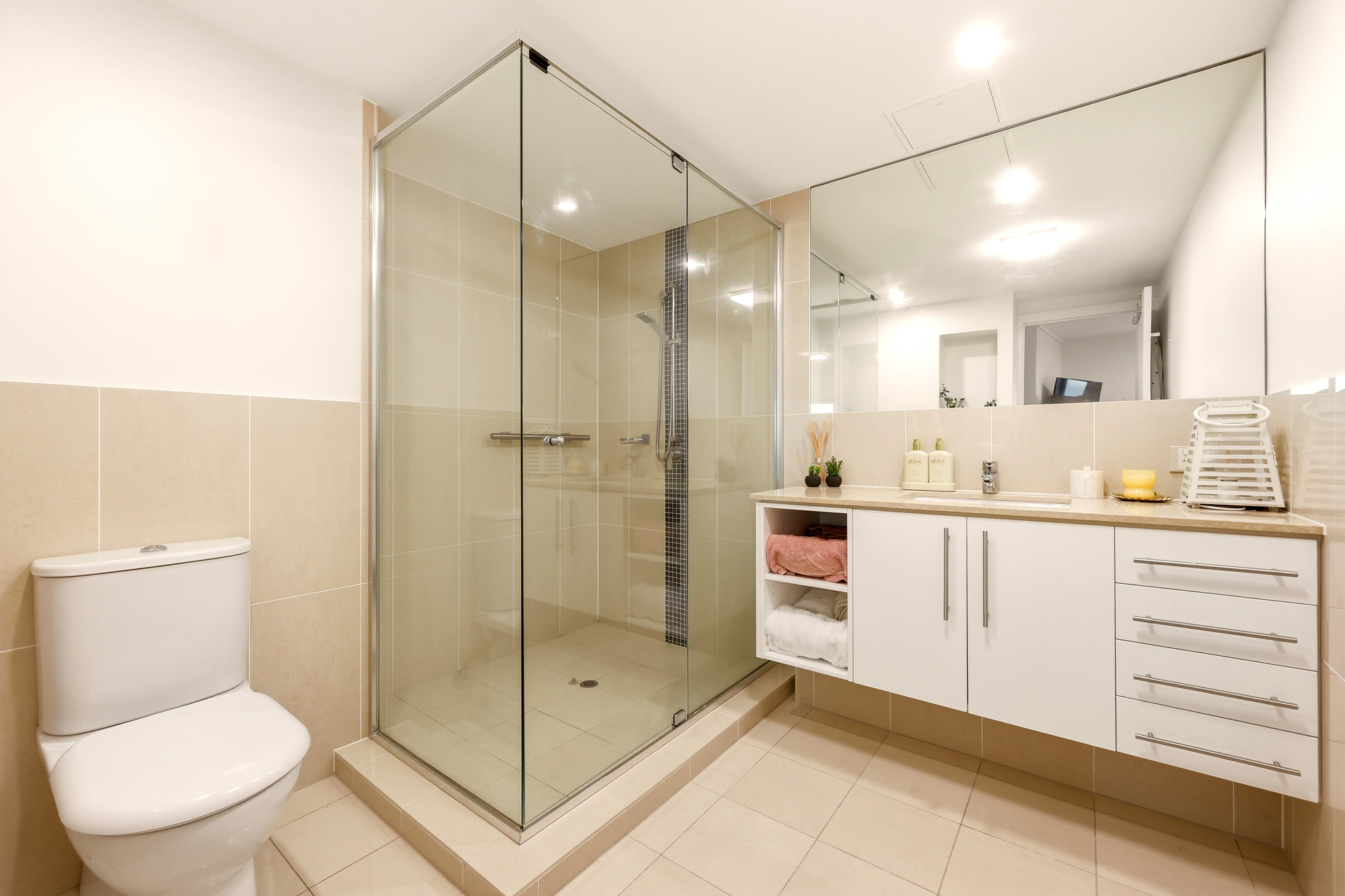 1004 185 REDCLIFFE PARADE, REDCLIFFE QLD 4020 - Image 10