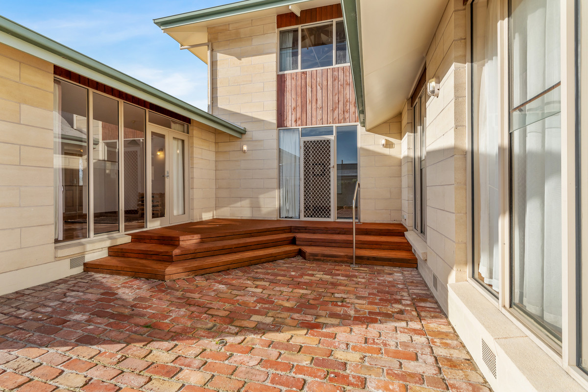 3-bedroom house at 1/7 Regent, Port Fairy, Vic, 3284, Moyne, Victoria