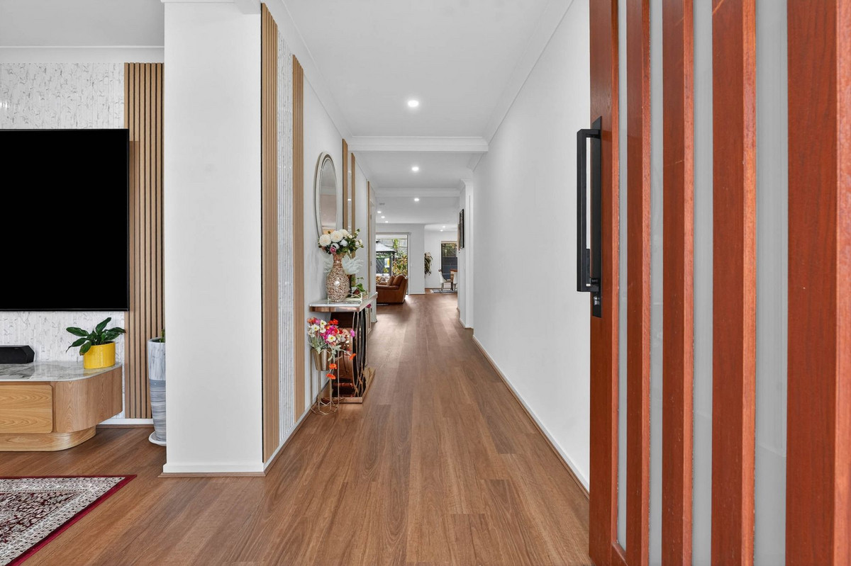 18 Finke Street, South Ripley, QLD 4306 - Image 4