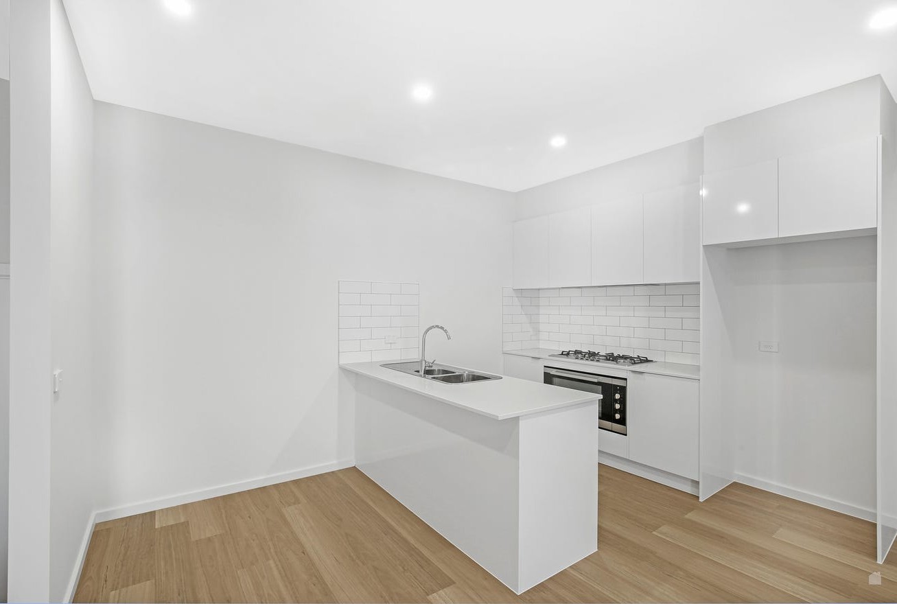 33 GLISTEN WAY, Craigieburn VIC 3064 - Image 4