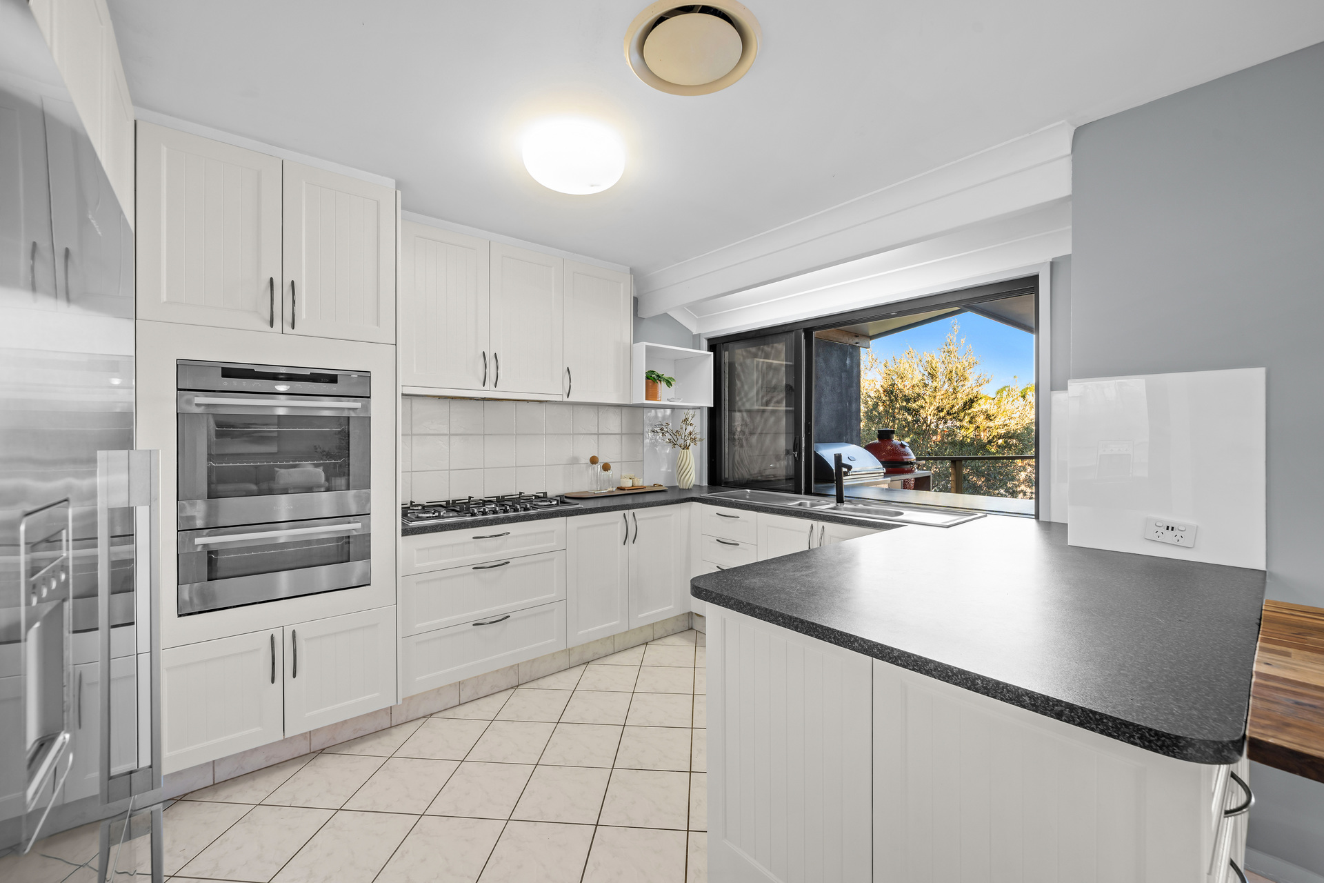 18 MCILWAIN DRIVE, Mermaid Waters QLD 4218 - Image 10