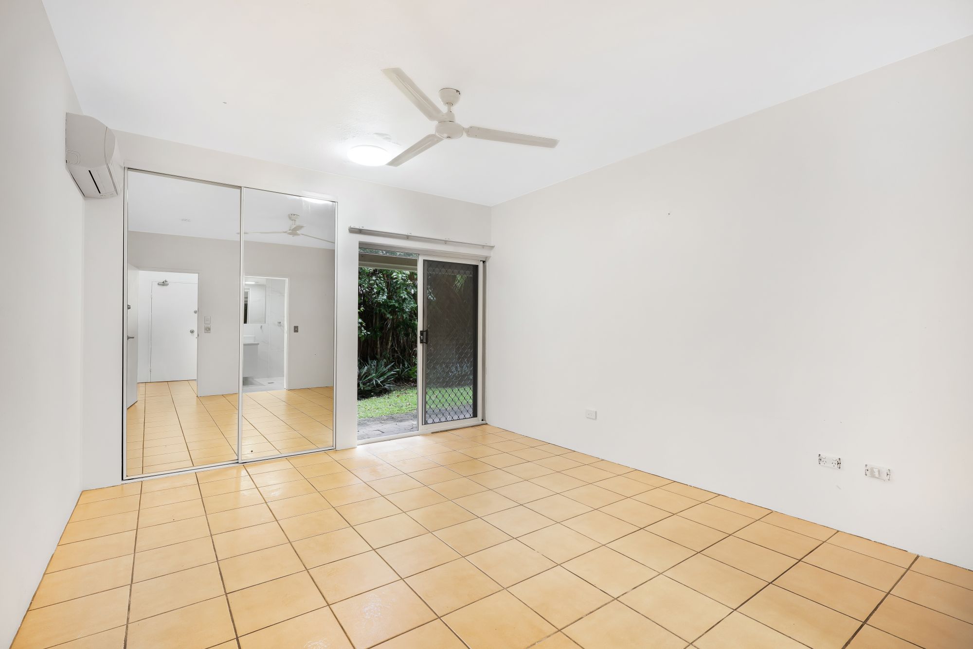 2/670-678 Bruce Highway, Woree, QLD 4868 - Image 9