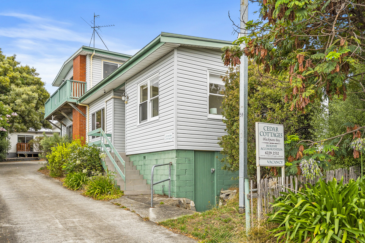 245 Roslyn Avenue, Blackmans Bay, TAS 7052 - Image 2