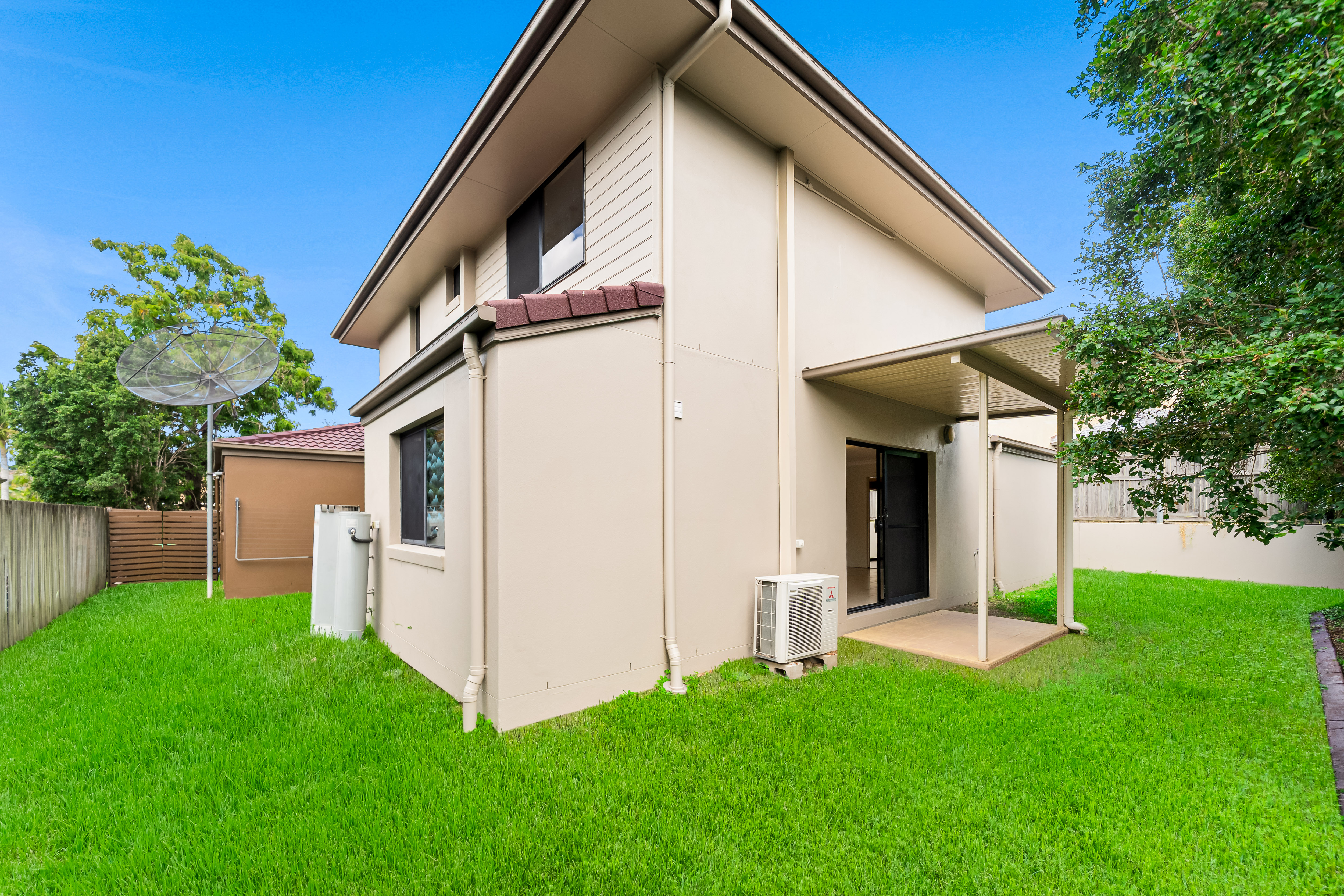 5-bedroom house at 129 Didbrook Street, Robertson, QLD 4109, Brisbane, Queensland