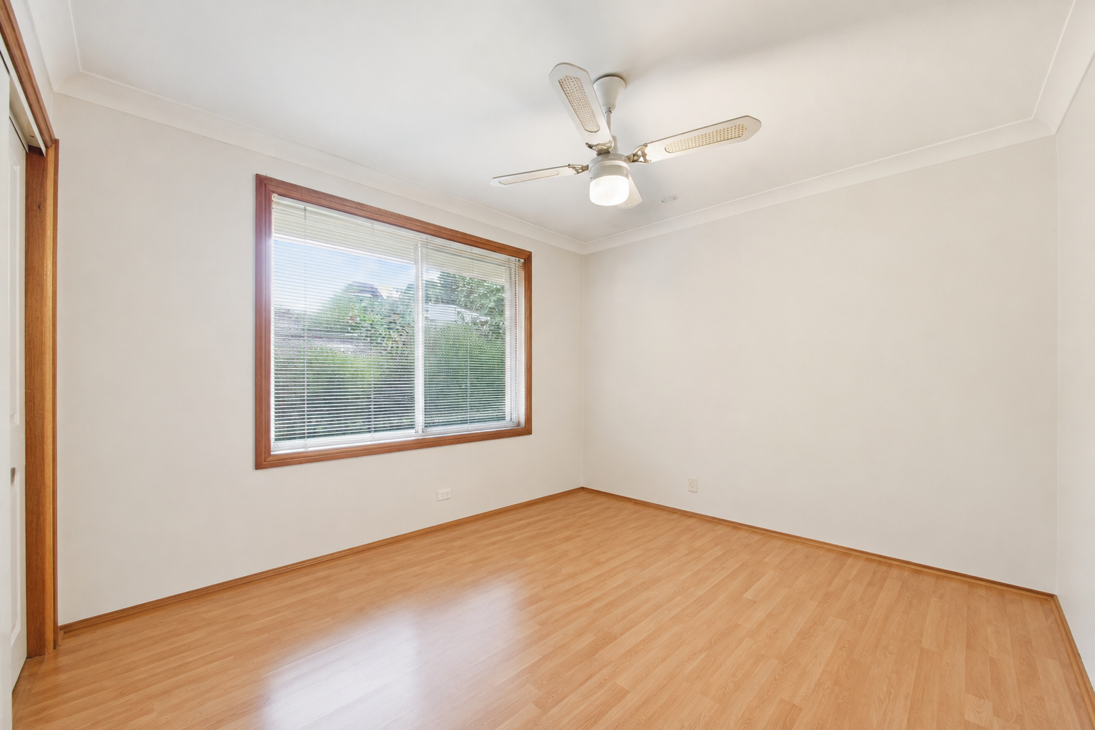 54 STENHOUSE DRIVE, Mount Annan NSW 2567 - Image 9