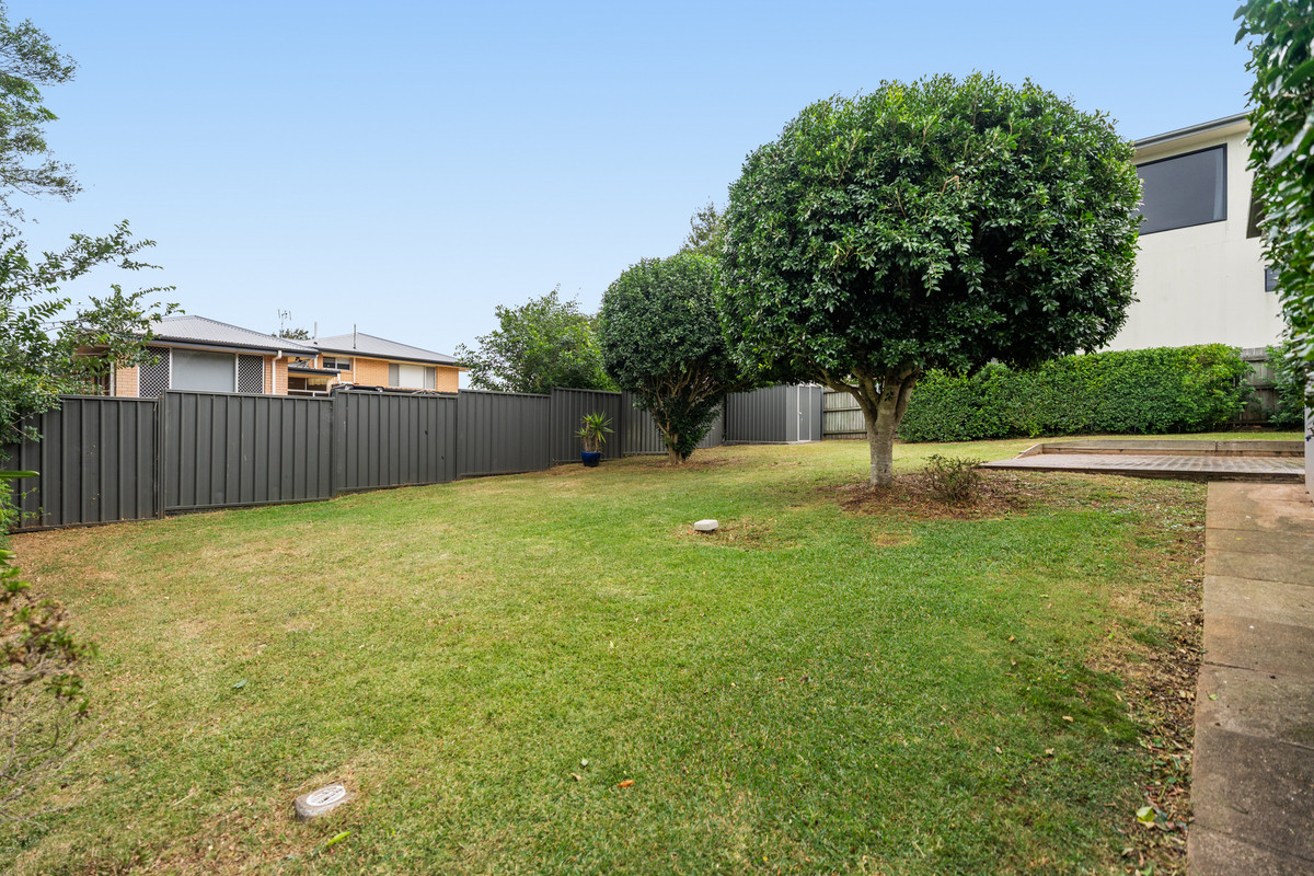 8 BARRYMOUNT CRESCENT, Mount Lofty QLD 4350 - Image 3