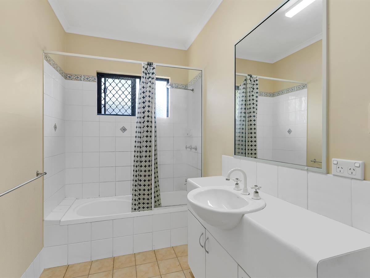 8 22-24 TOOGOOD ROAD, WOREE QLD 4868 - Image 6