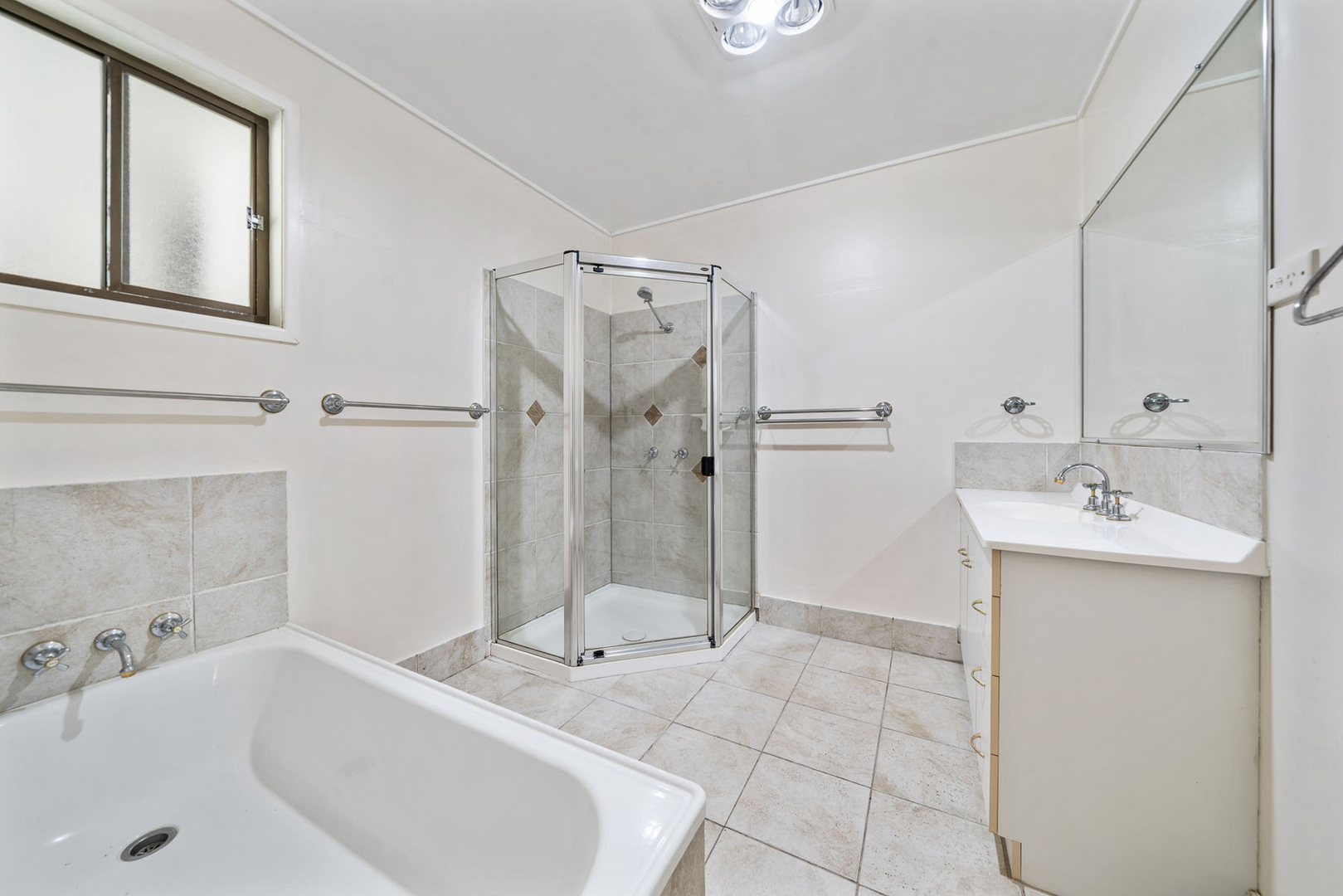 3-bedroom house at 37-39 Glennie Street,, Drayton, Qld, 4350, Toowoomba, Queensland