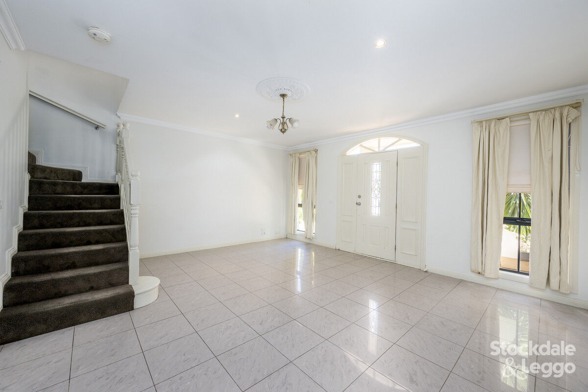 2/218 Fryers Street, Shepparton, VIC 3630 - Image 2