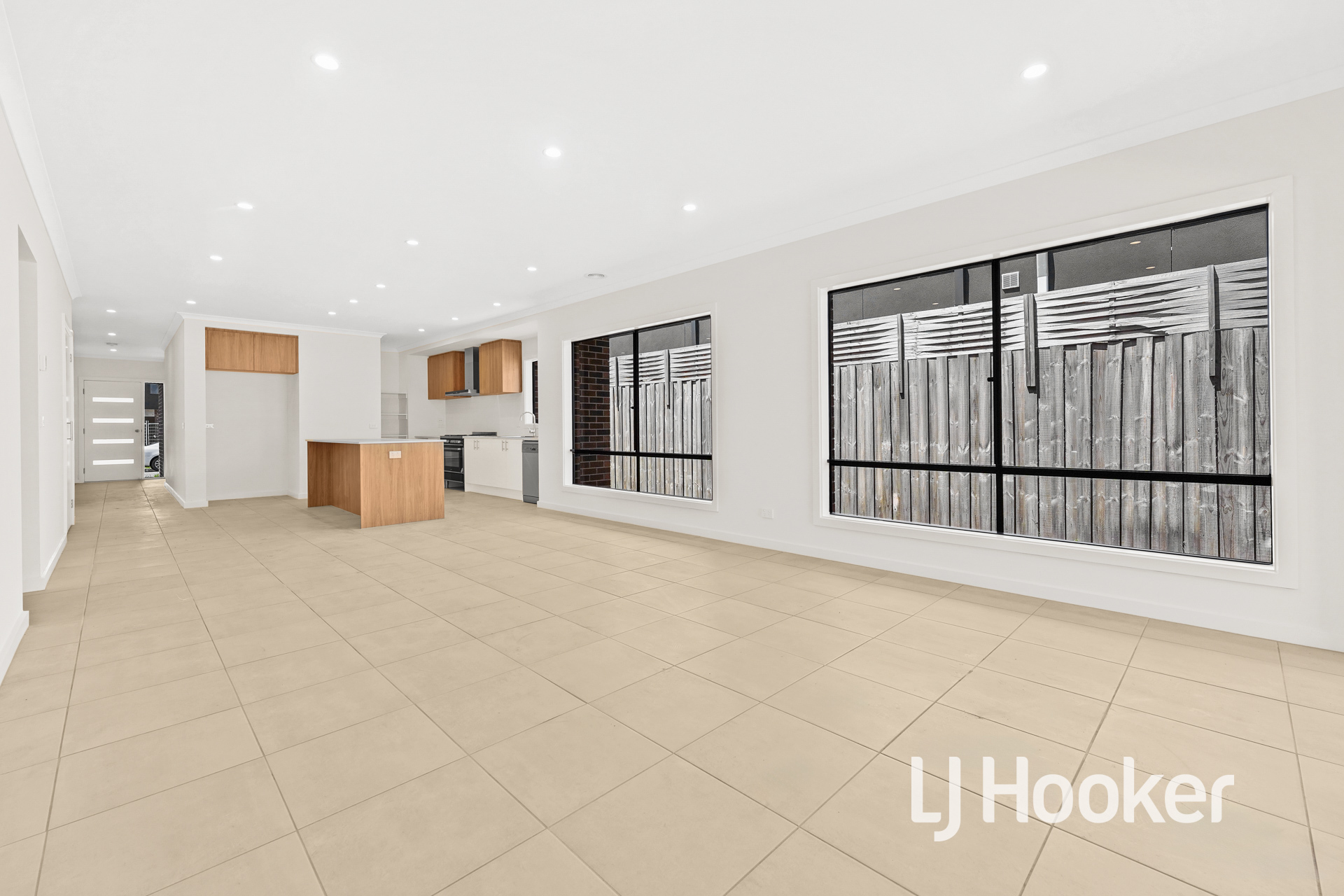 7 Maserati Way, Cranbourne East, VIC 3977 - Image 2