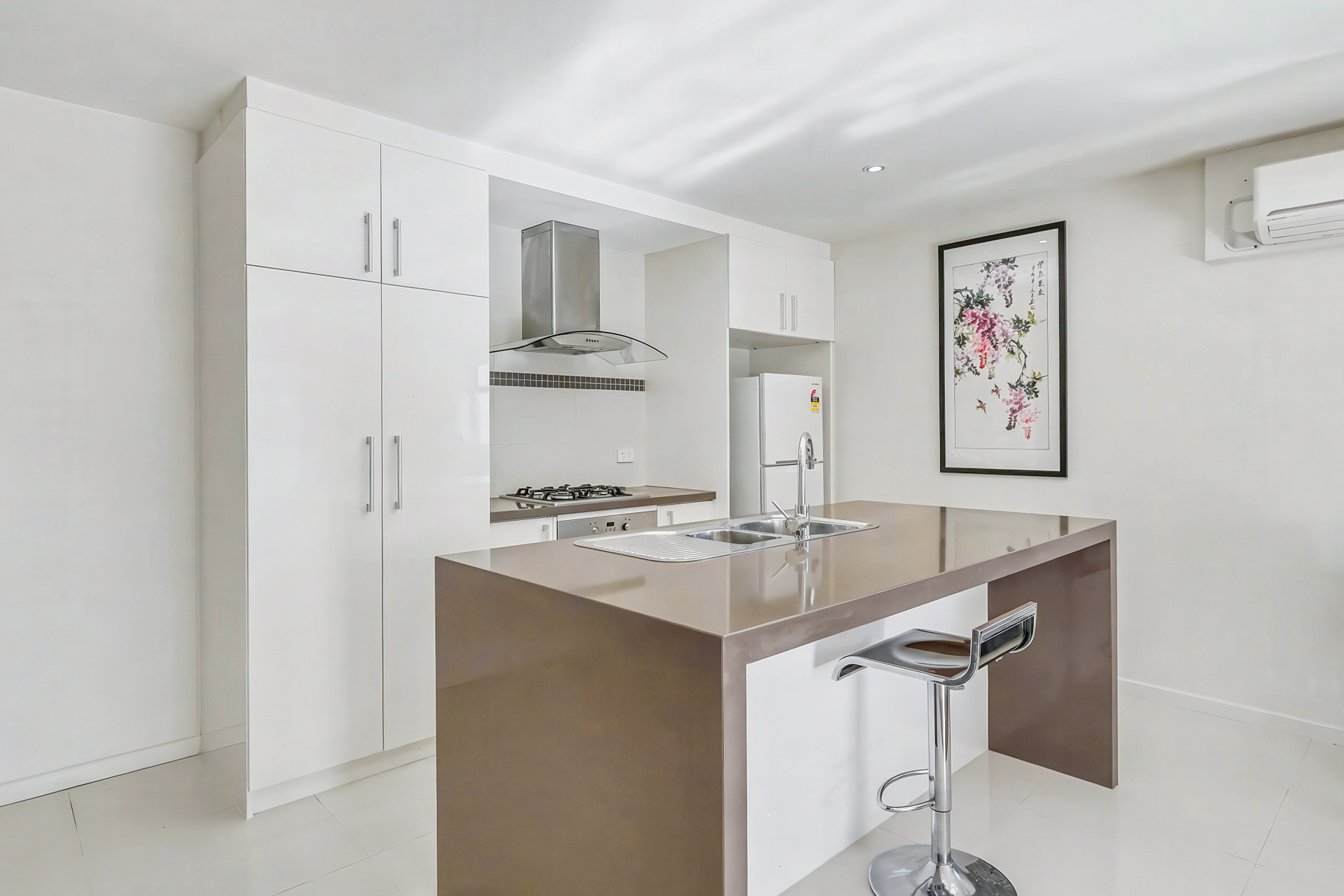 208 21 CAMBRIDGE STREET, BOX HILL VIC 3128 - Image 4