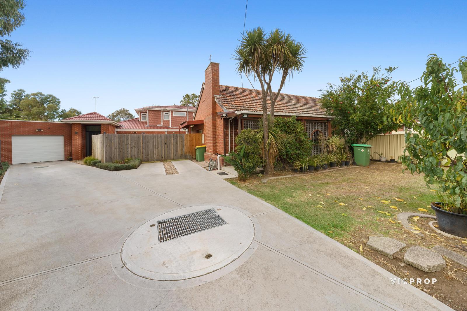 13 Dedrick Grove, Braybrook, Vic, 3019 - Image 2