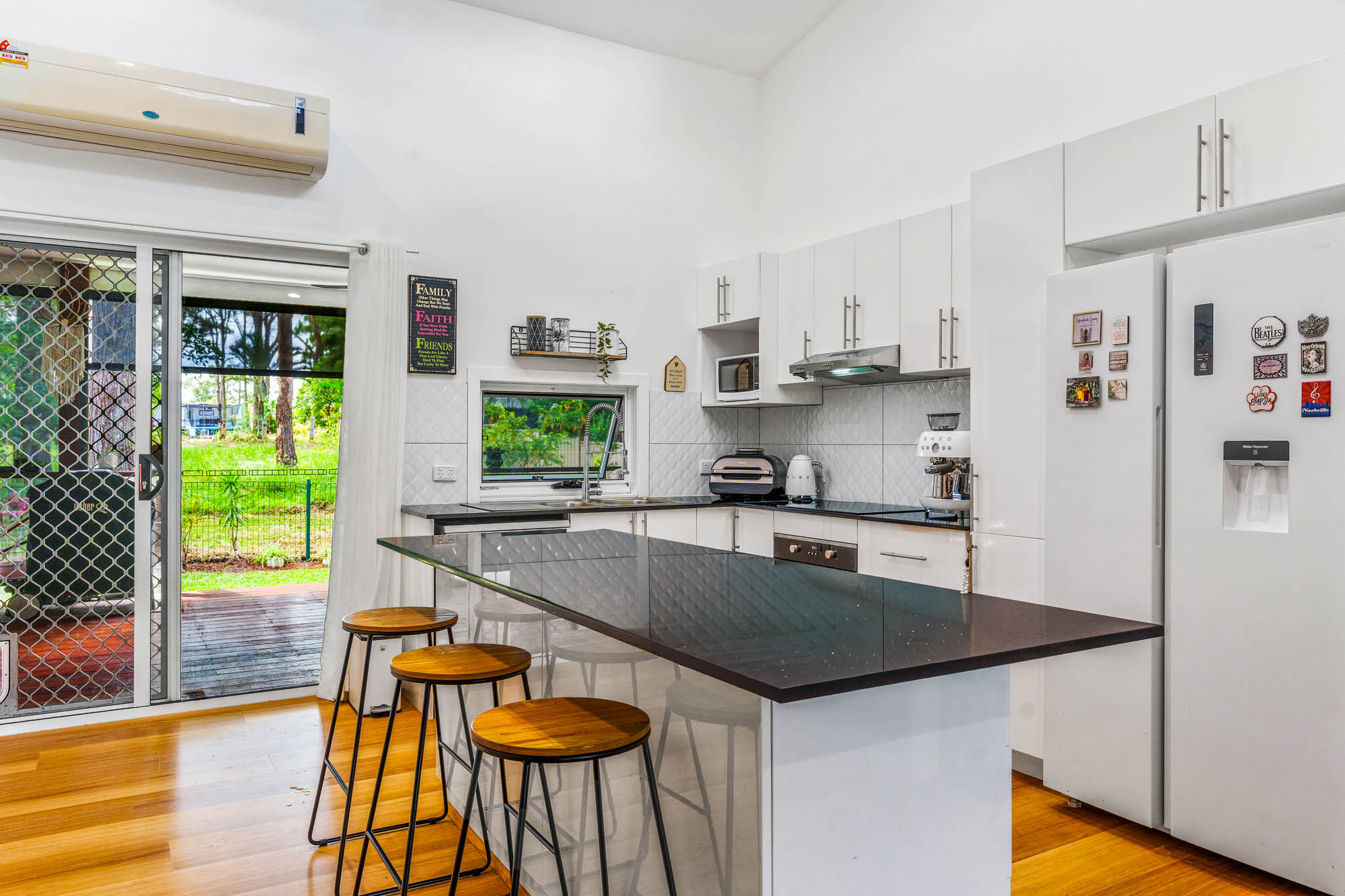 11 ANGORRA STREET, Russell Island QLD 4184 - Image 8
