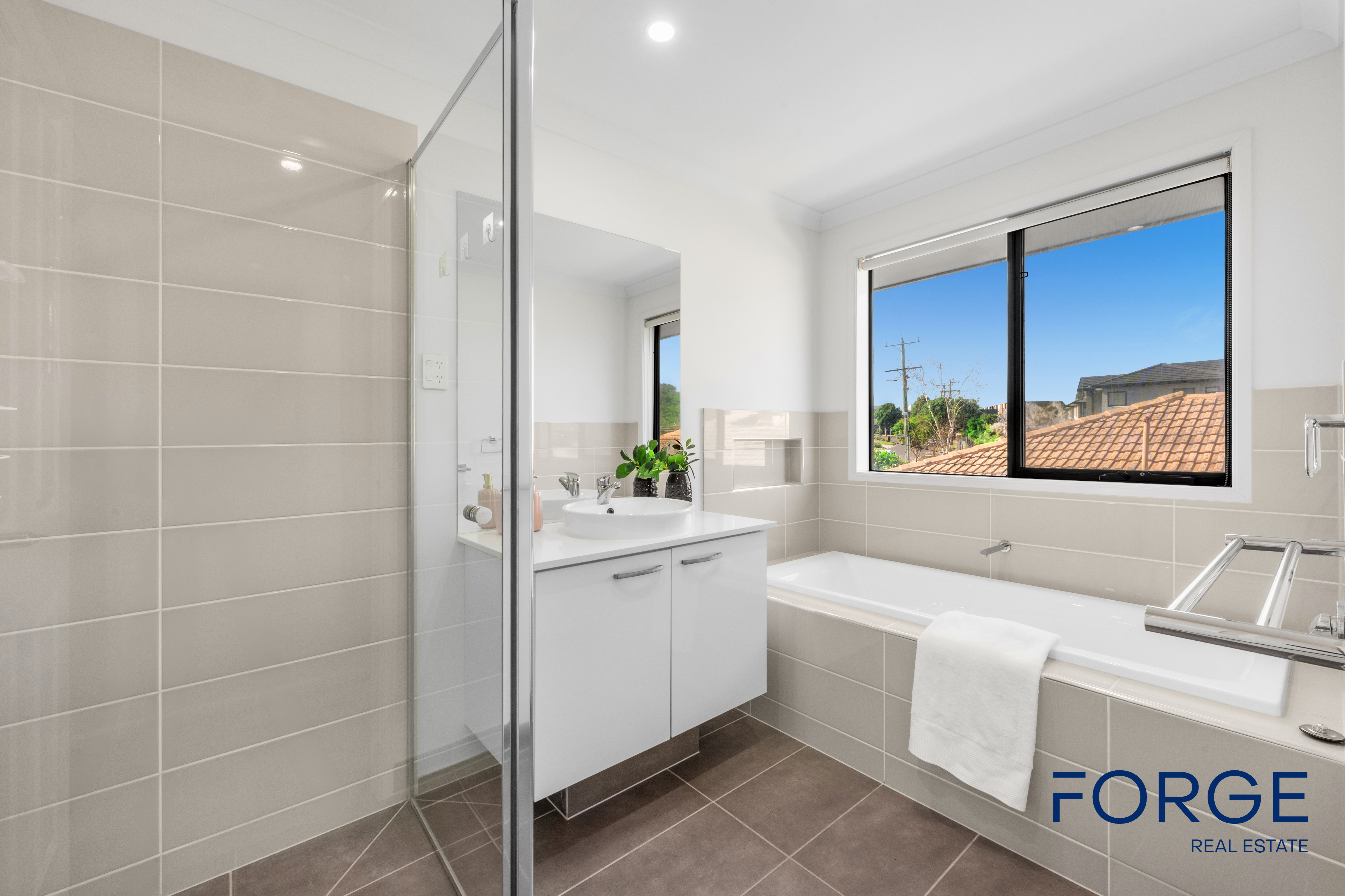 4-bedroom unit at UNIT 1 129 WINDELLA CRESCENT, Glen Waverley VIC 3150, Monash, Victoria