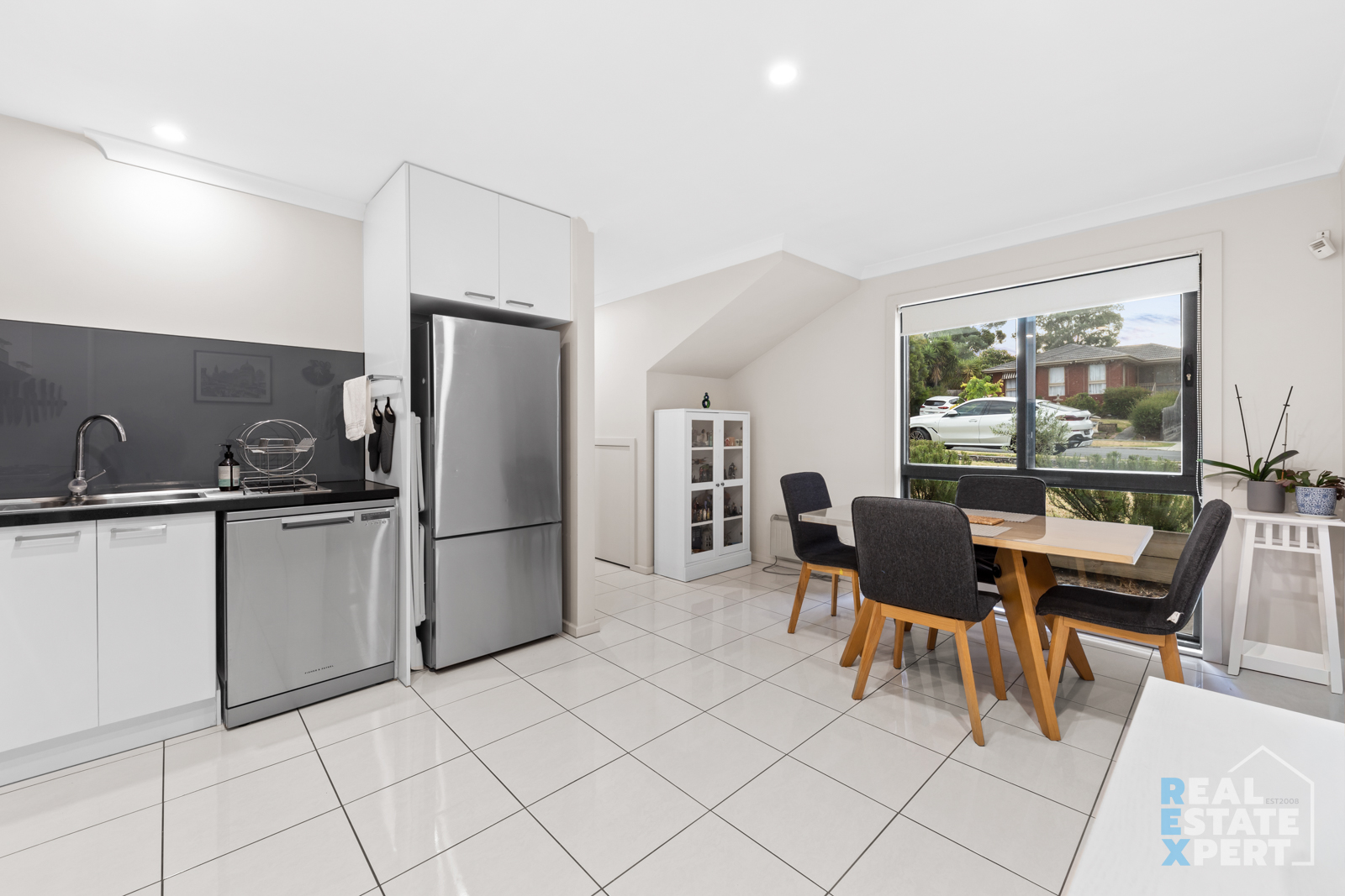 1/8 Moore Road, Hallam, VIC 3803 - Image 8