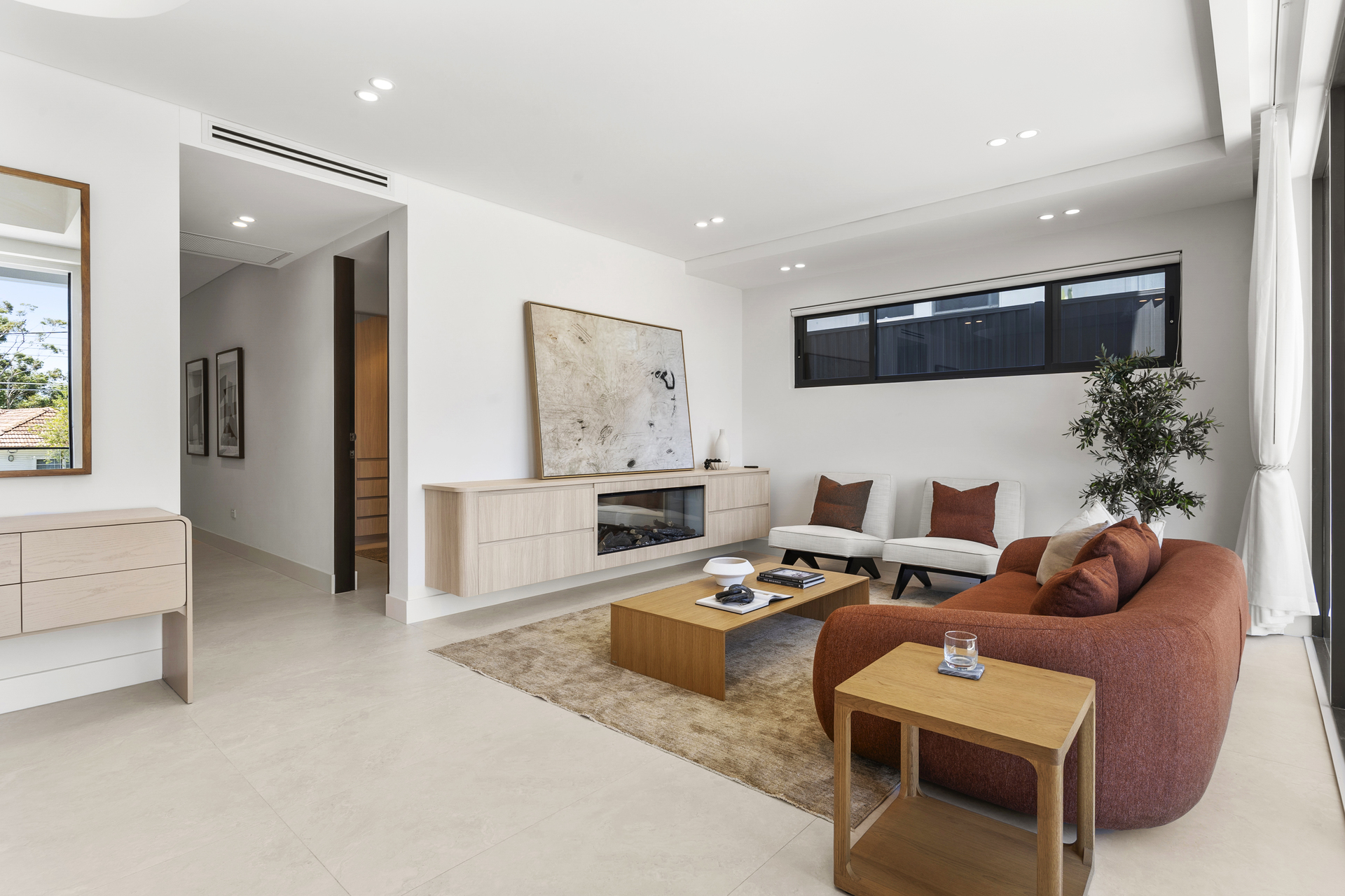 5-bedroom unit at 4B Rocklea Crescent, Sylvania, NSW 2224, Sutherland, New South Wales